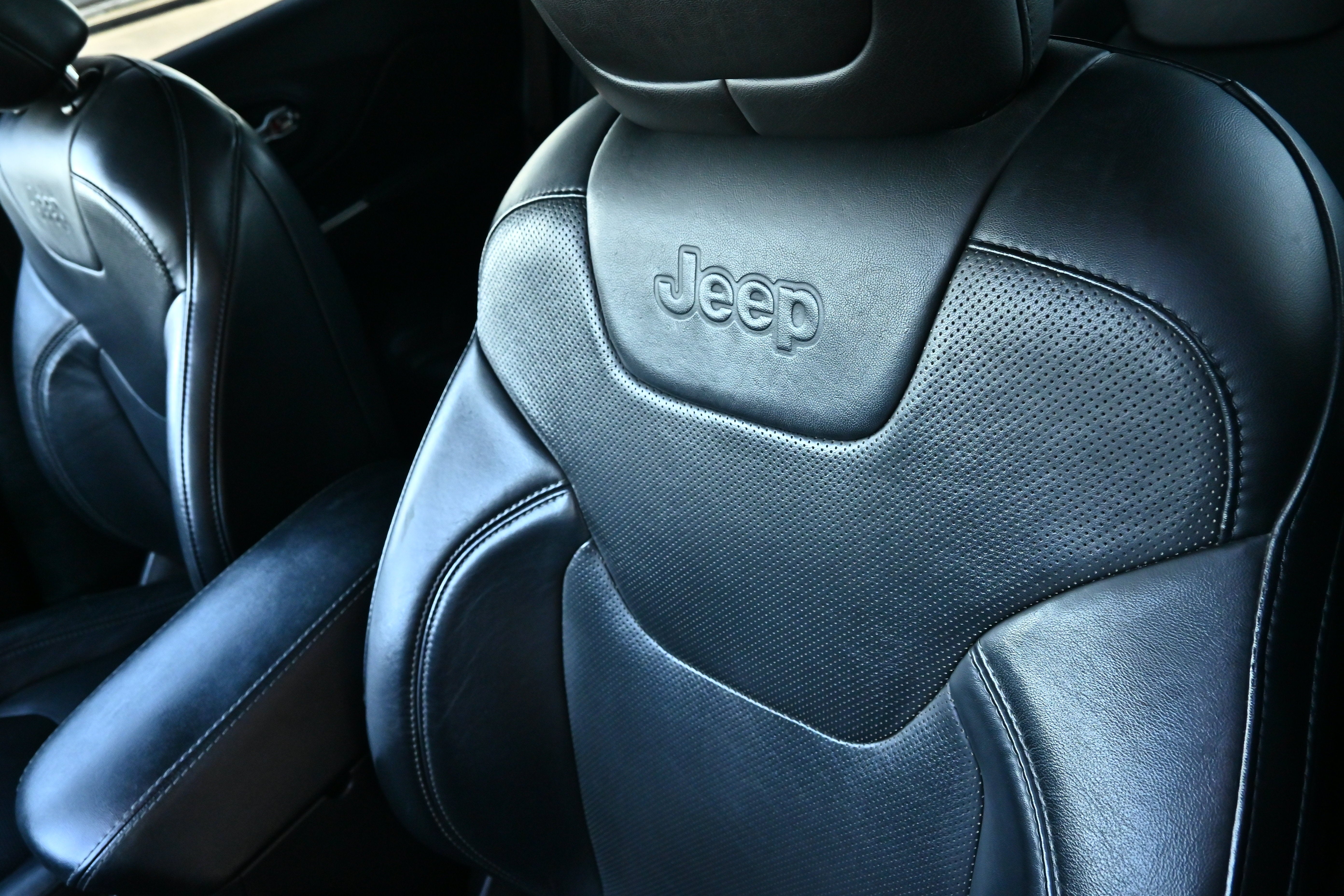 2020 Jeep Cherokee Lux