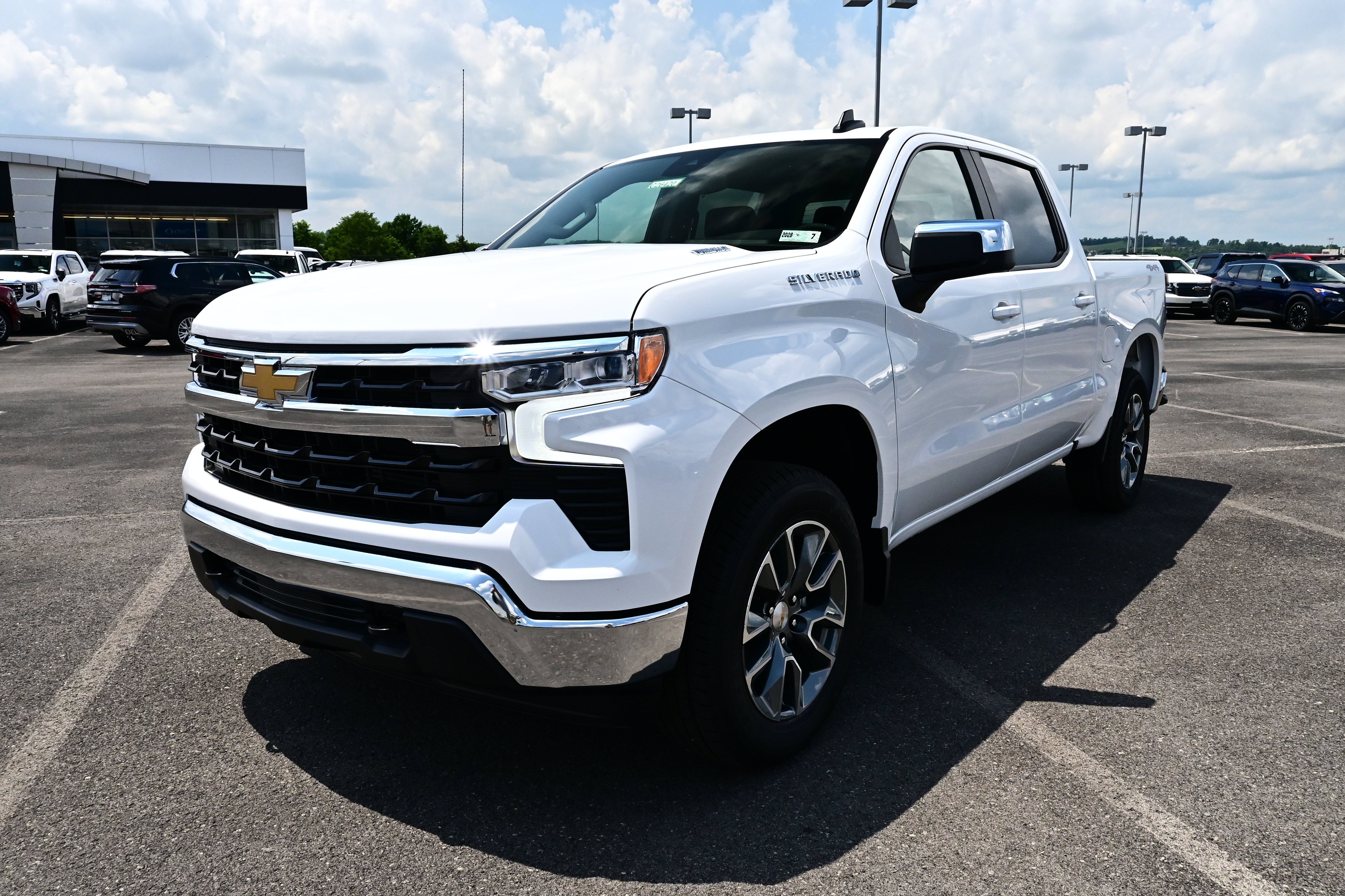 2026 Chevrolet Silverado 1500 LT (2FL)