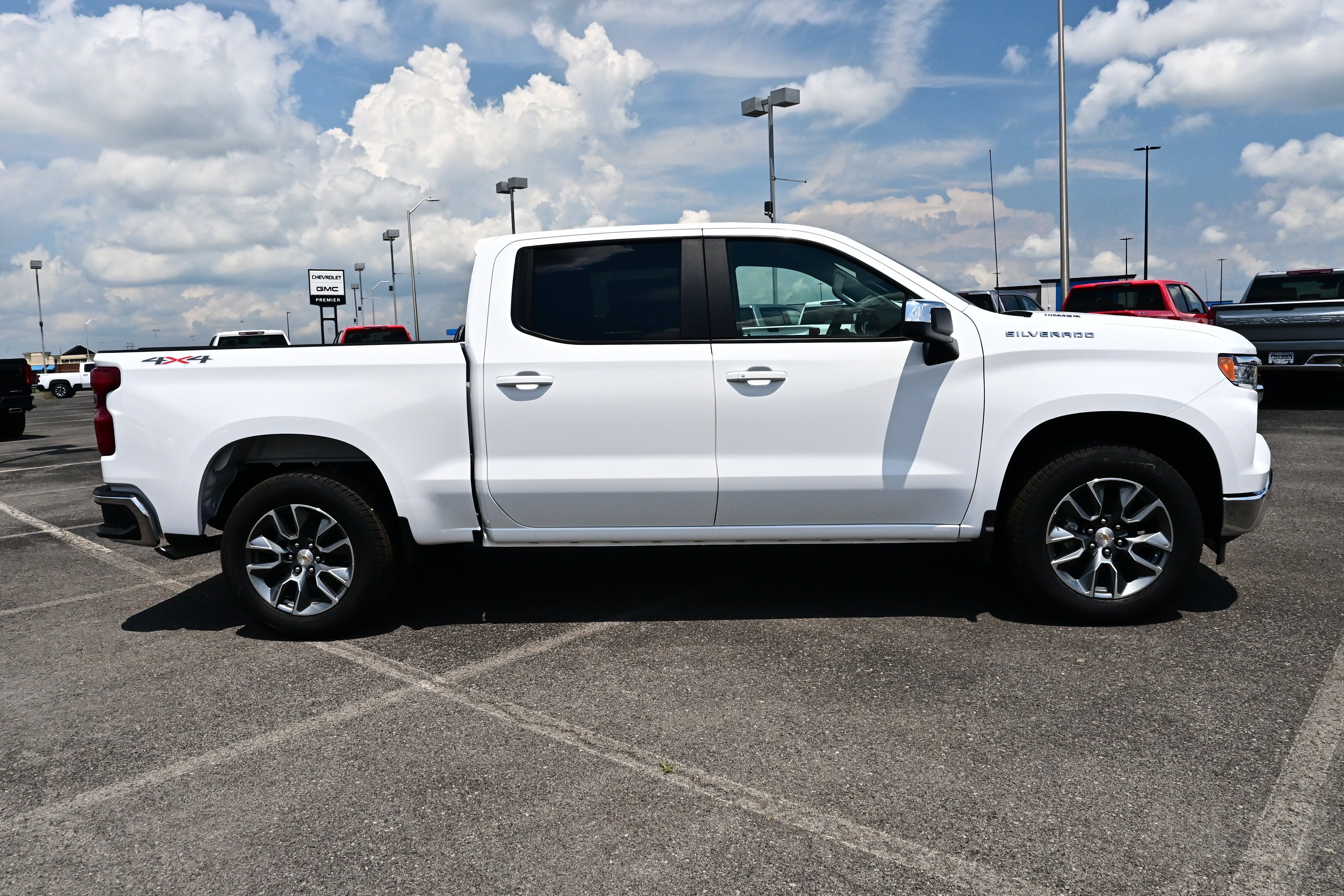 2026 Chevrolet Silverado 1500 LT (2FL)