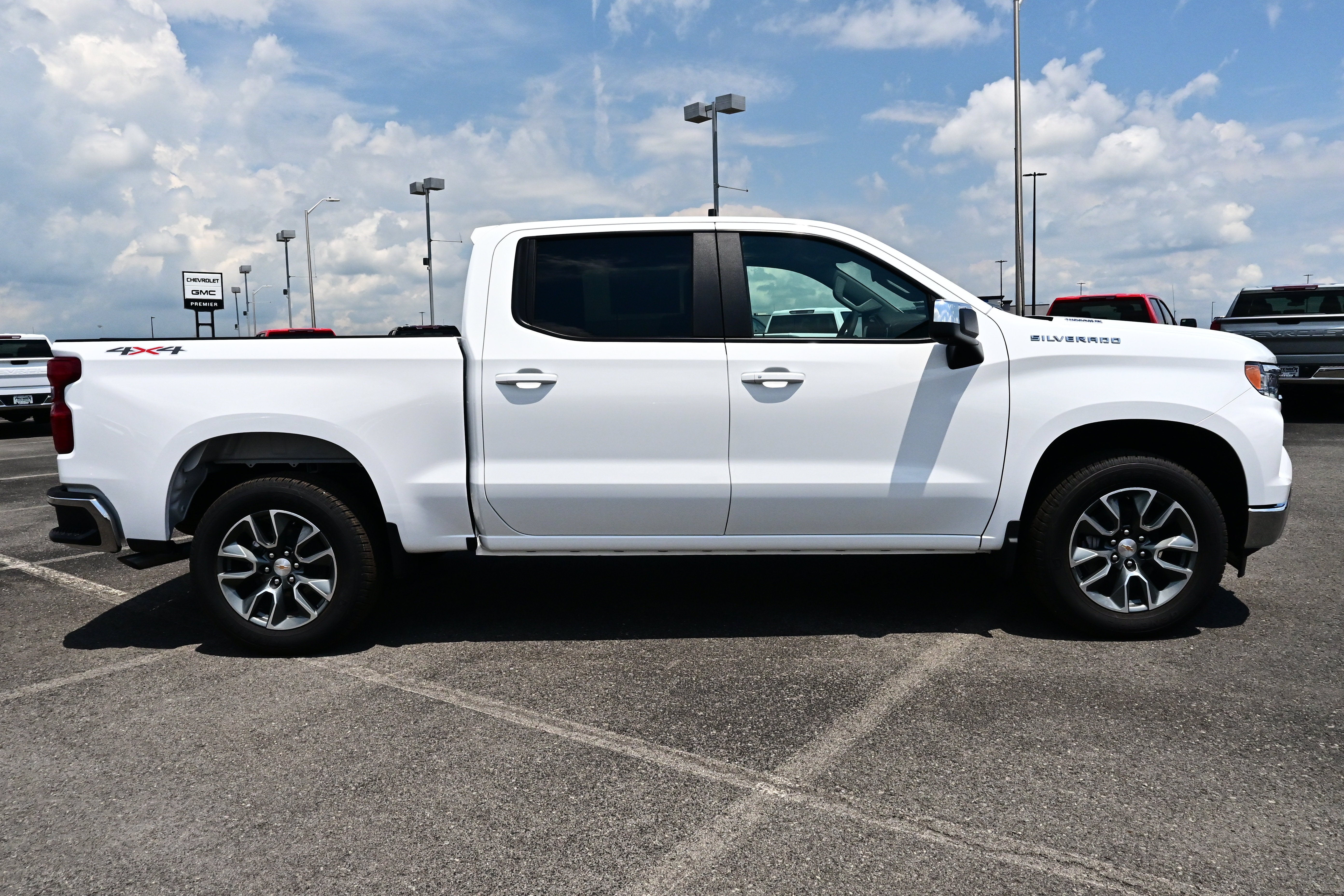 2026 Chevrolet Silverado 1500 LT (2FL)