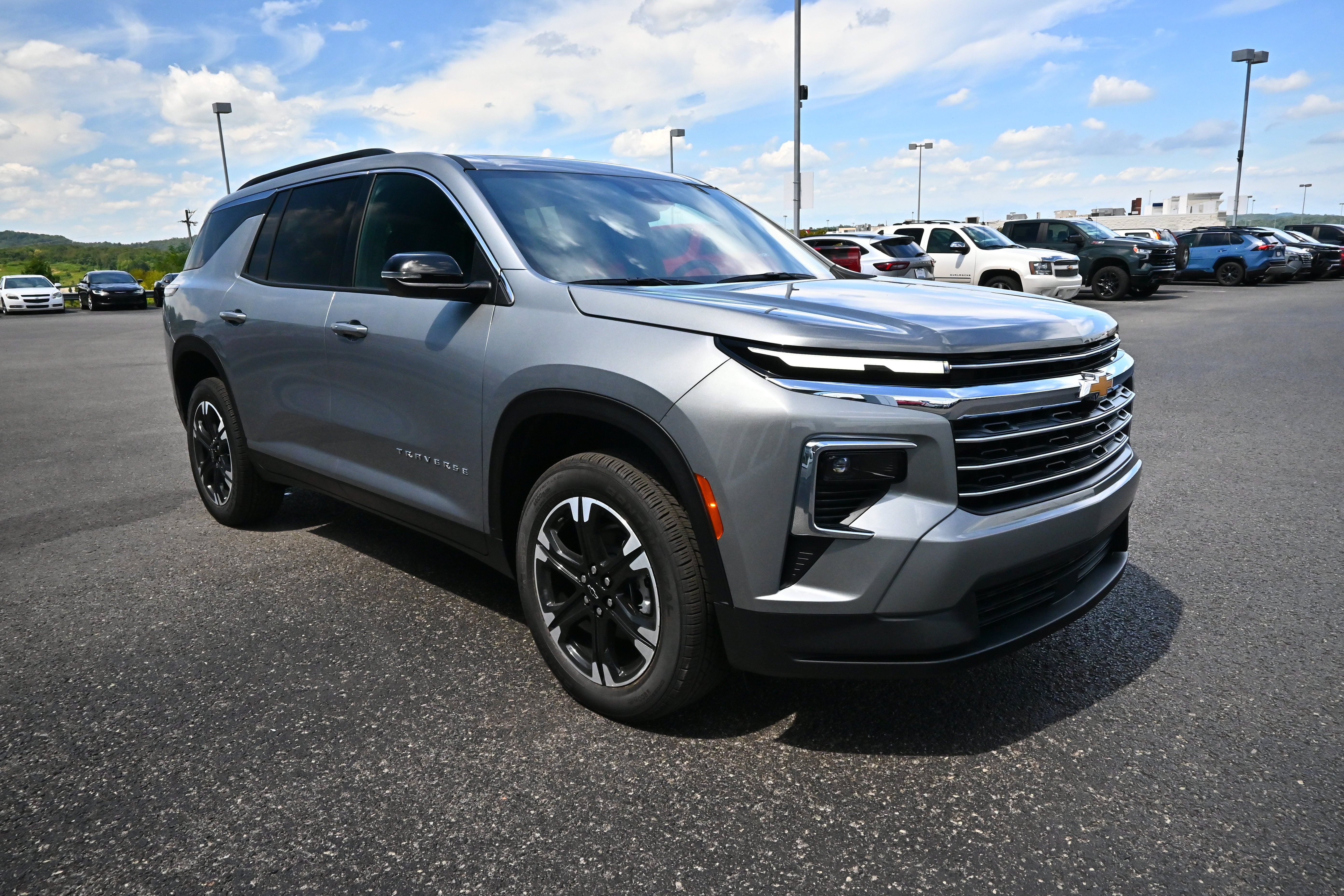 2027 Chevrolet Traverse LT