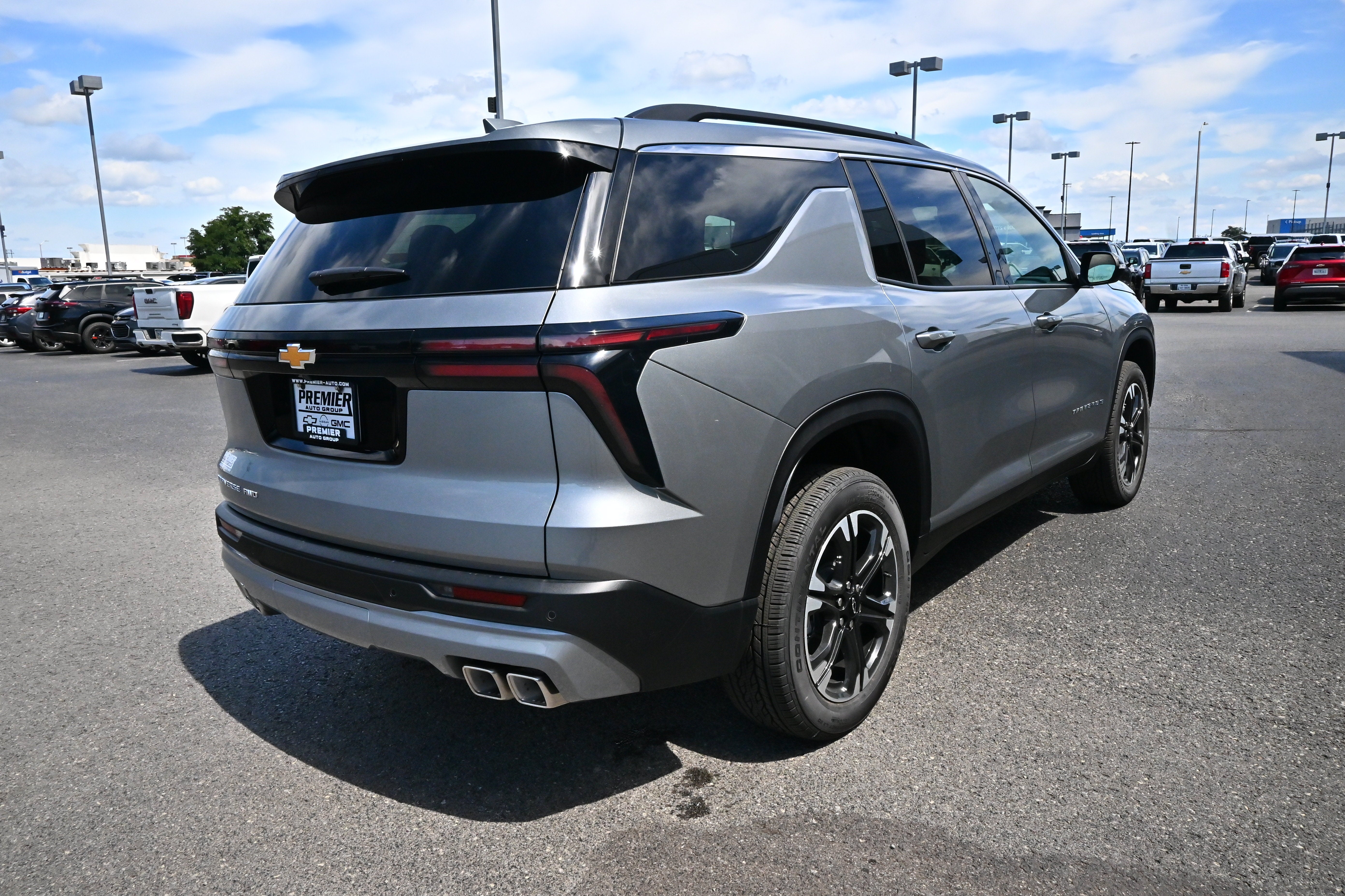 2027 Chevrolet Traverse LT