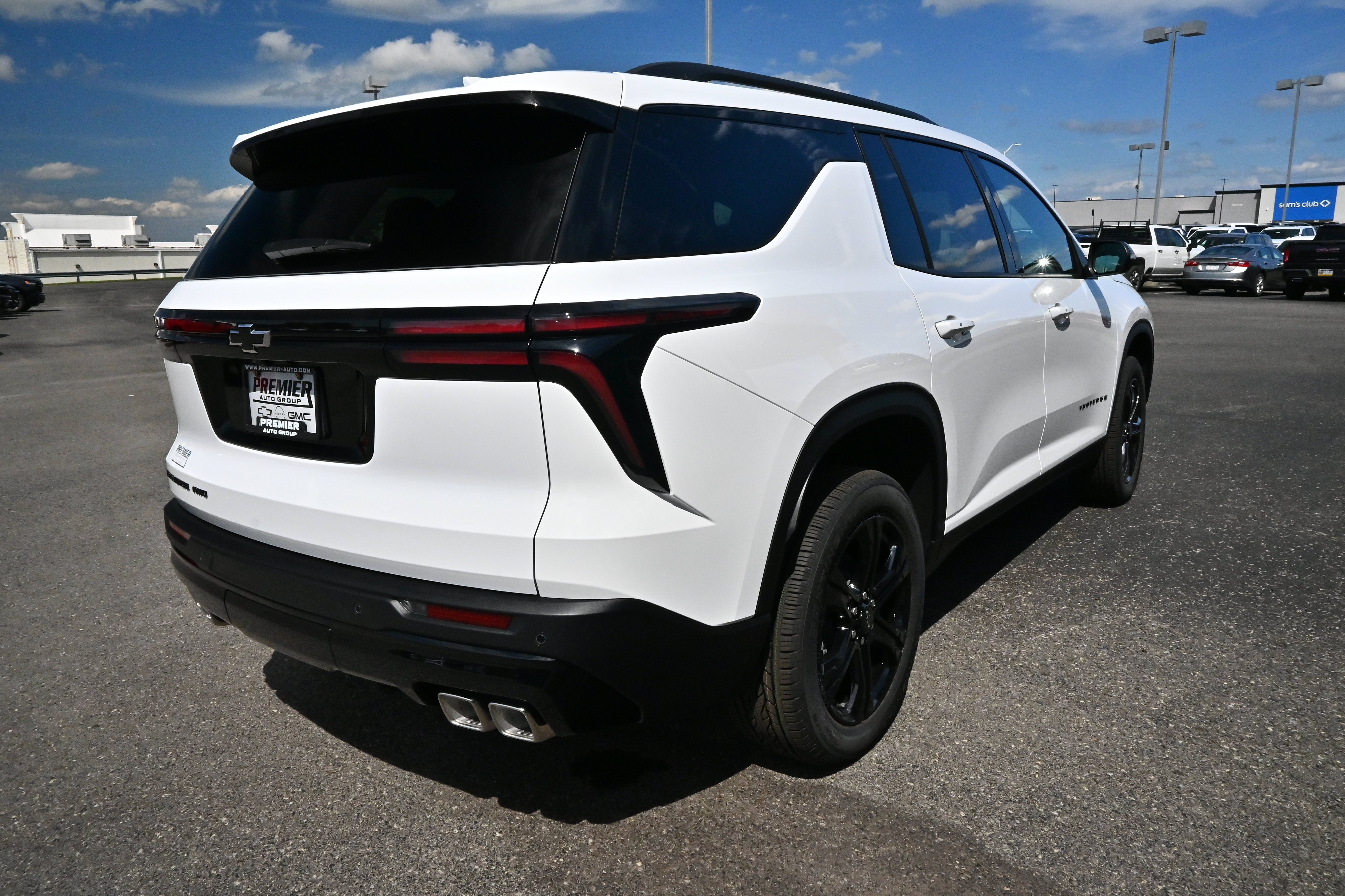 2027 Chevrolet Traverse LT