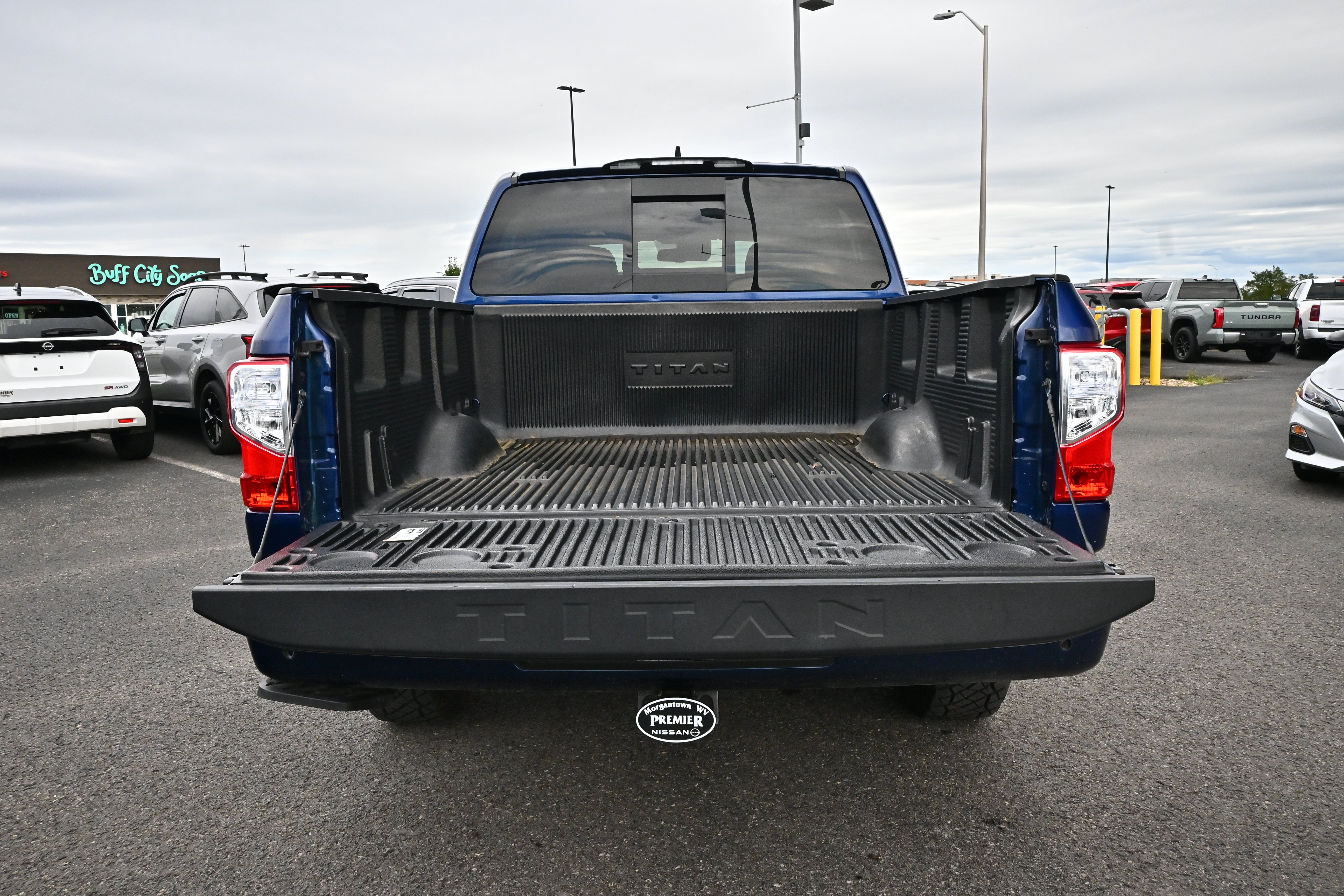 2024 Nissan Titan SV