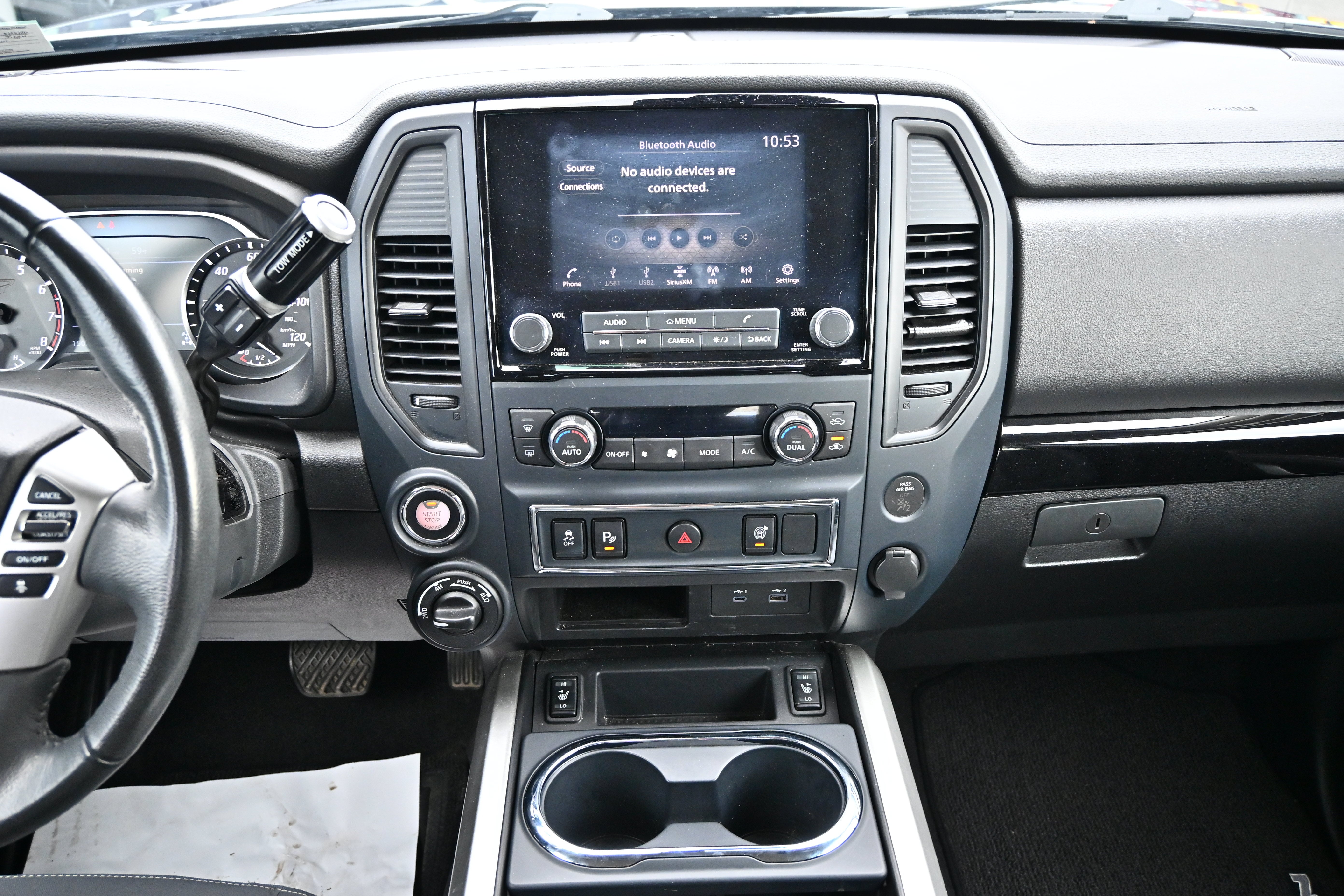 2024 Nissan Titan SV