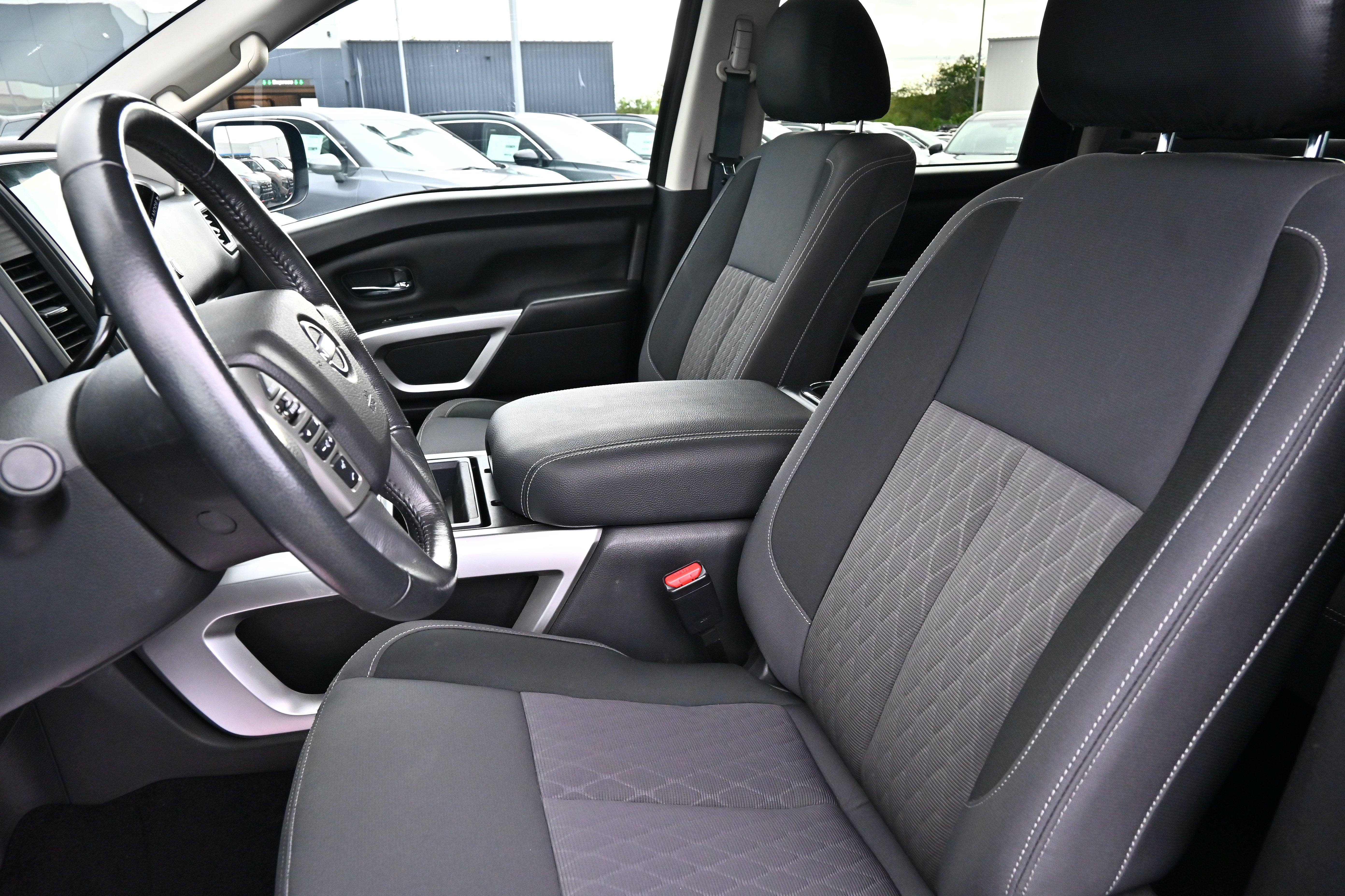 2024 Nissan Titan SV