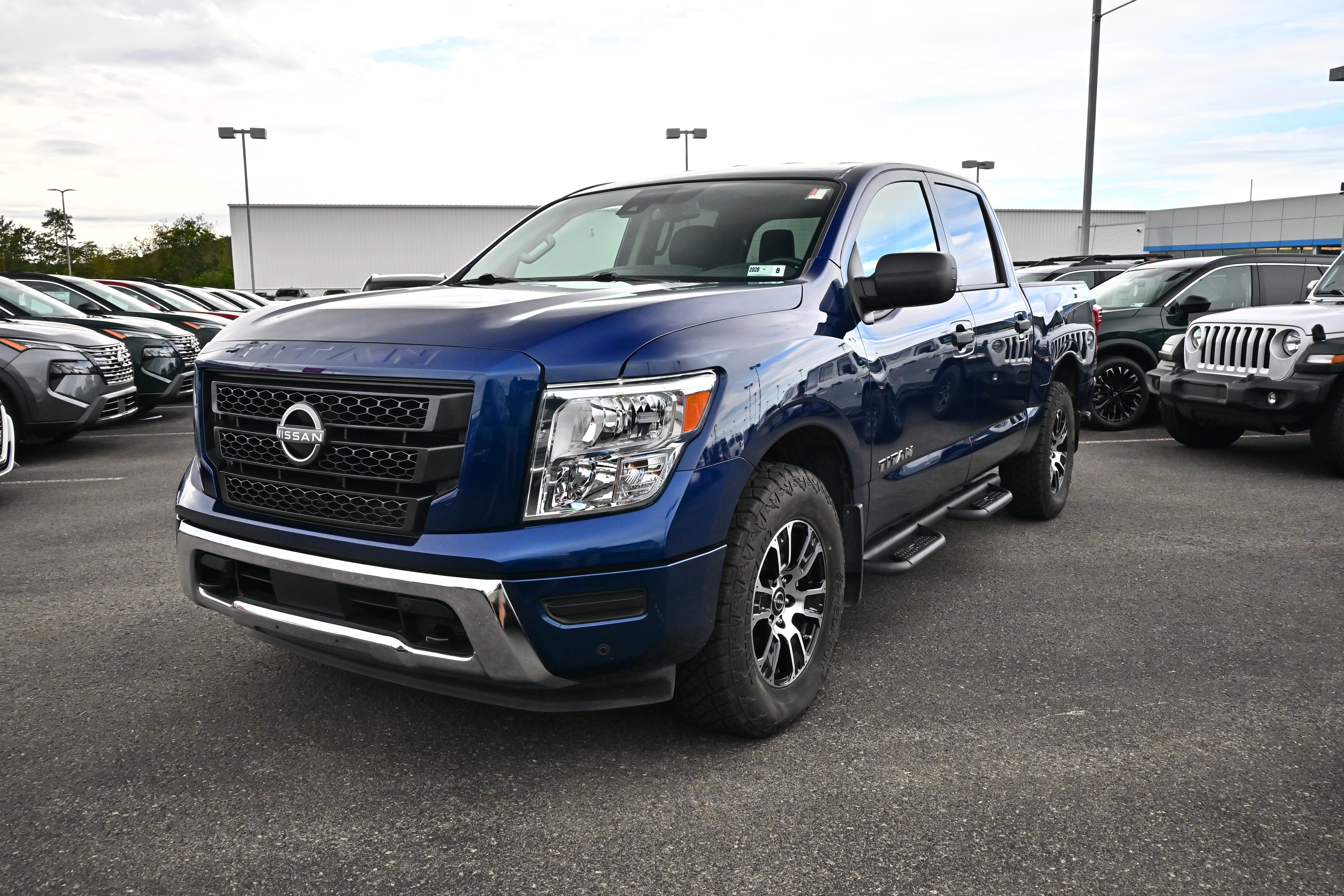 2024 Nissan Titan SV