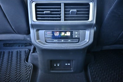 2024 Volkswagen Atlas 2.0T Peak Edition SEL