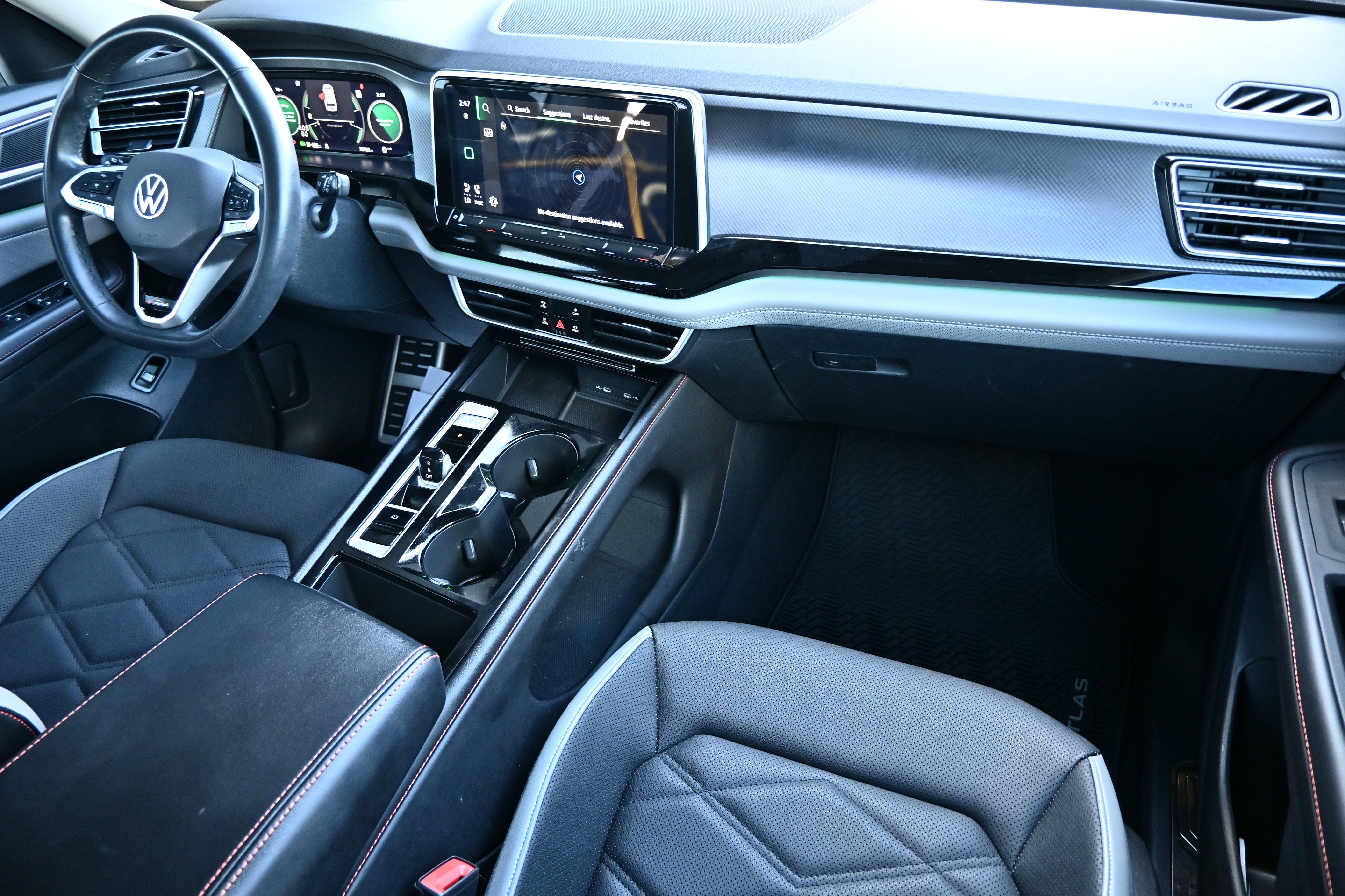 2024 Volkswagen Atlas 2.0T Peak Edition SEL