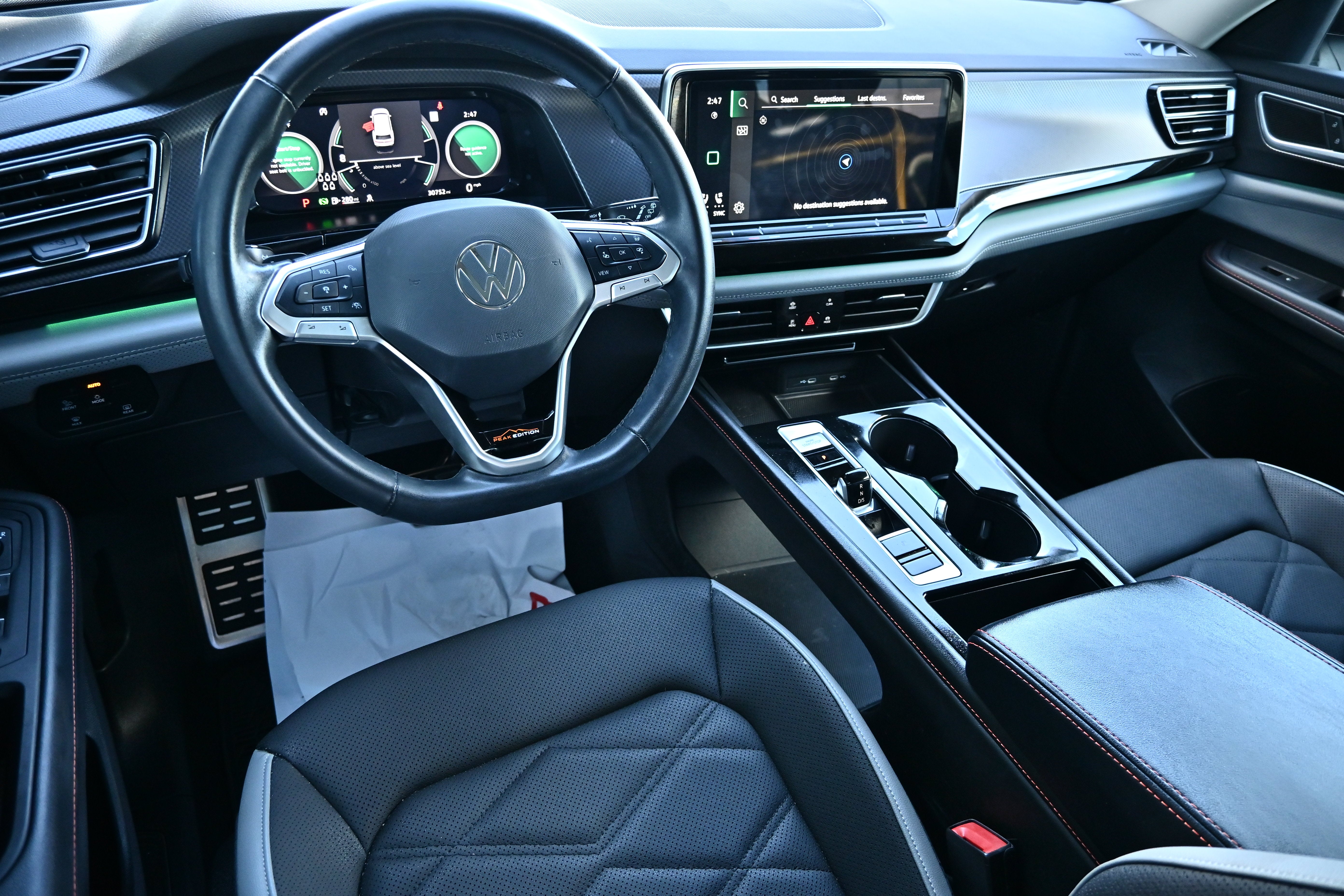 2024 Volkswagen Atlas 2.0T Peak Edition SEL