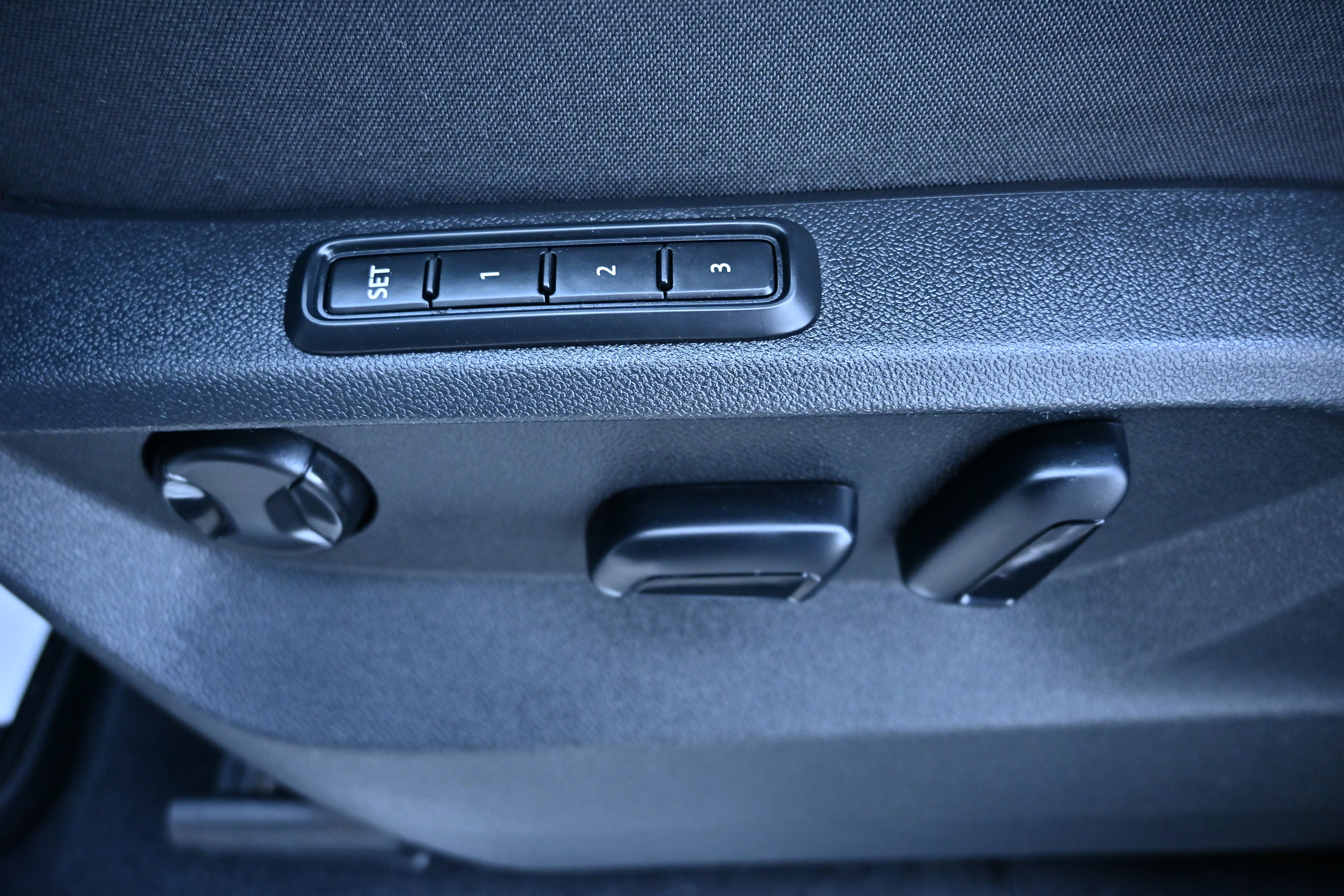 2024 Volkswagen Atlas 2.0T Peak Edition SEL