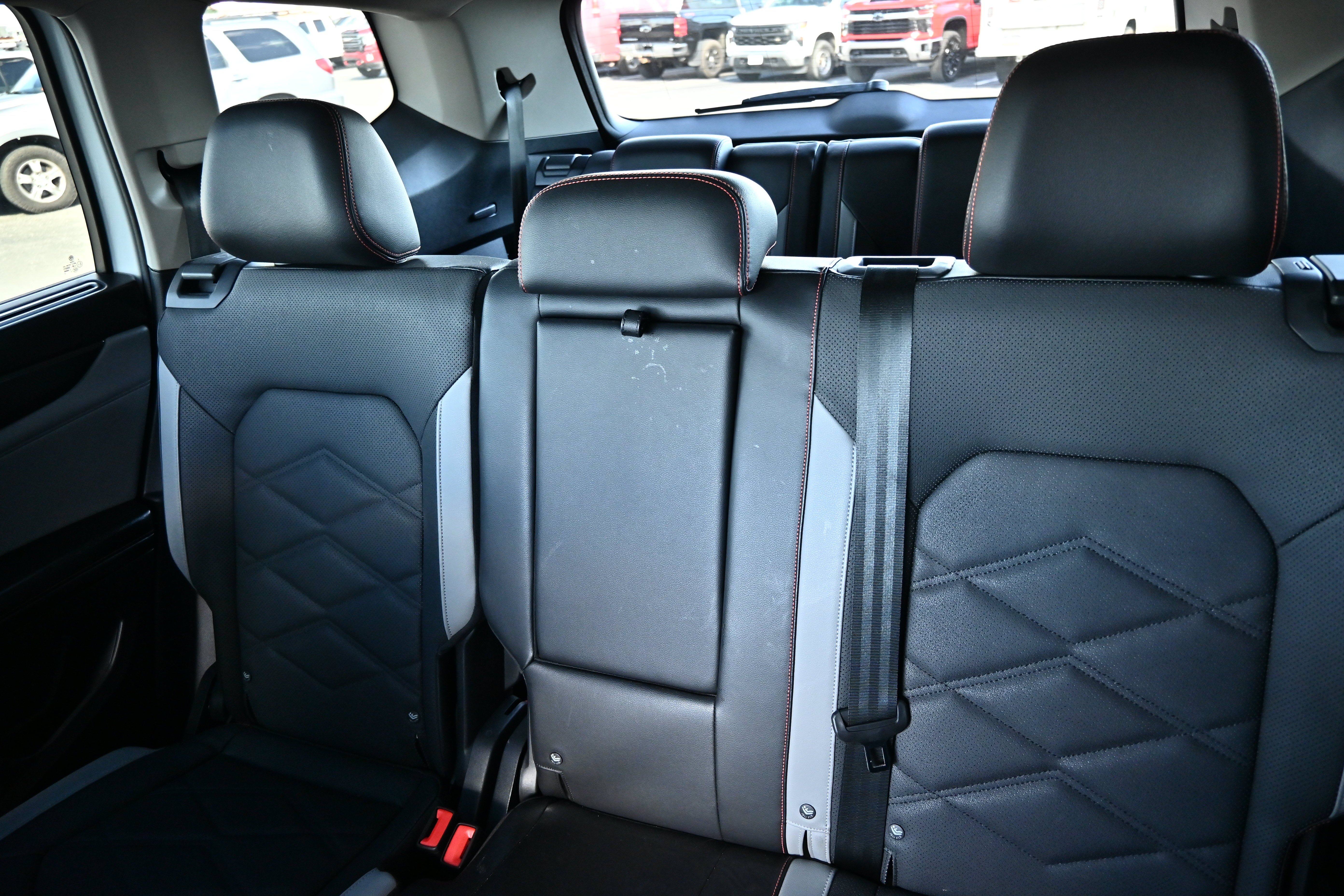 2024 Volkswagen Atlas 2.0T Peak Edition SEL