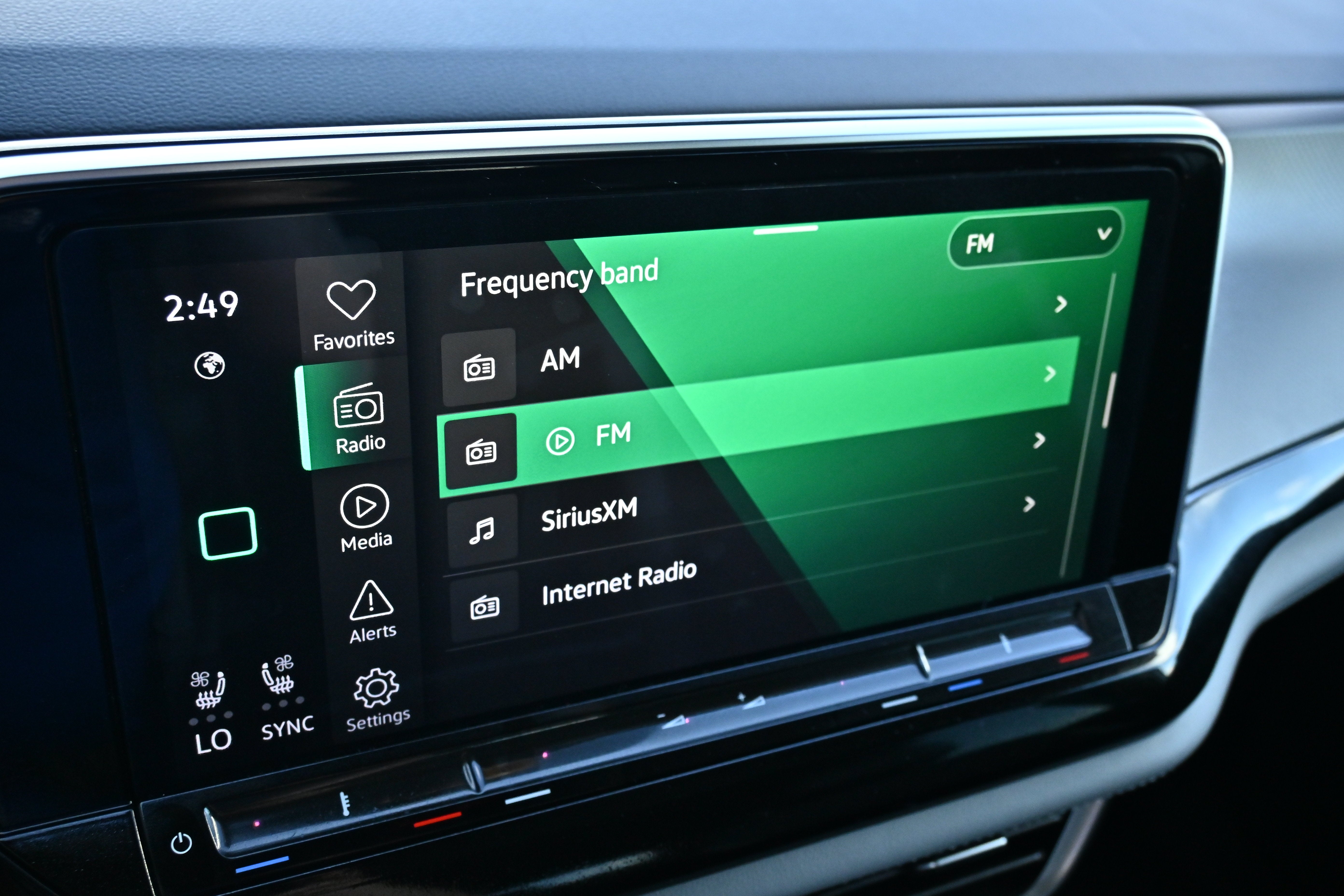 2024 Volkswagen Atlas 2.0T Peak Edition SEL
