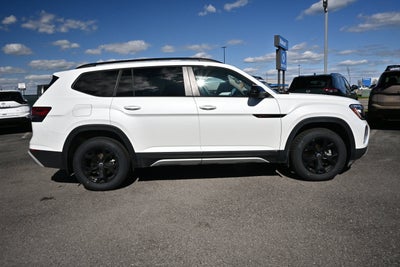 2024 Volkswagen Atlas 2.0T Peak Edition SEL