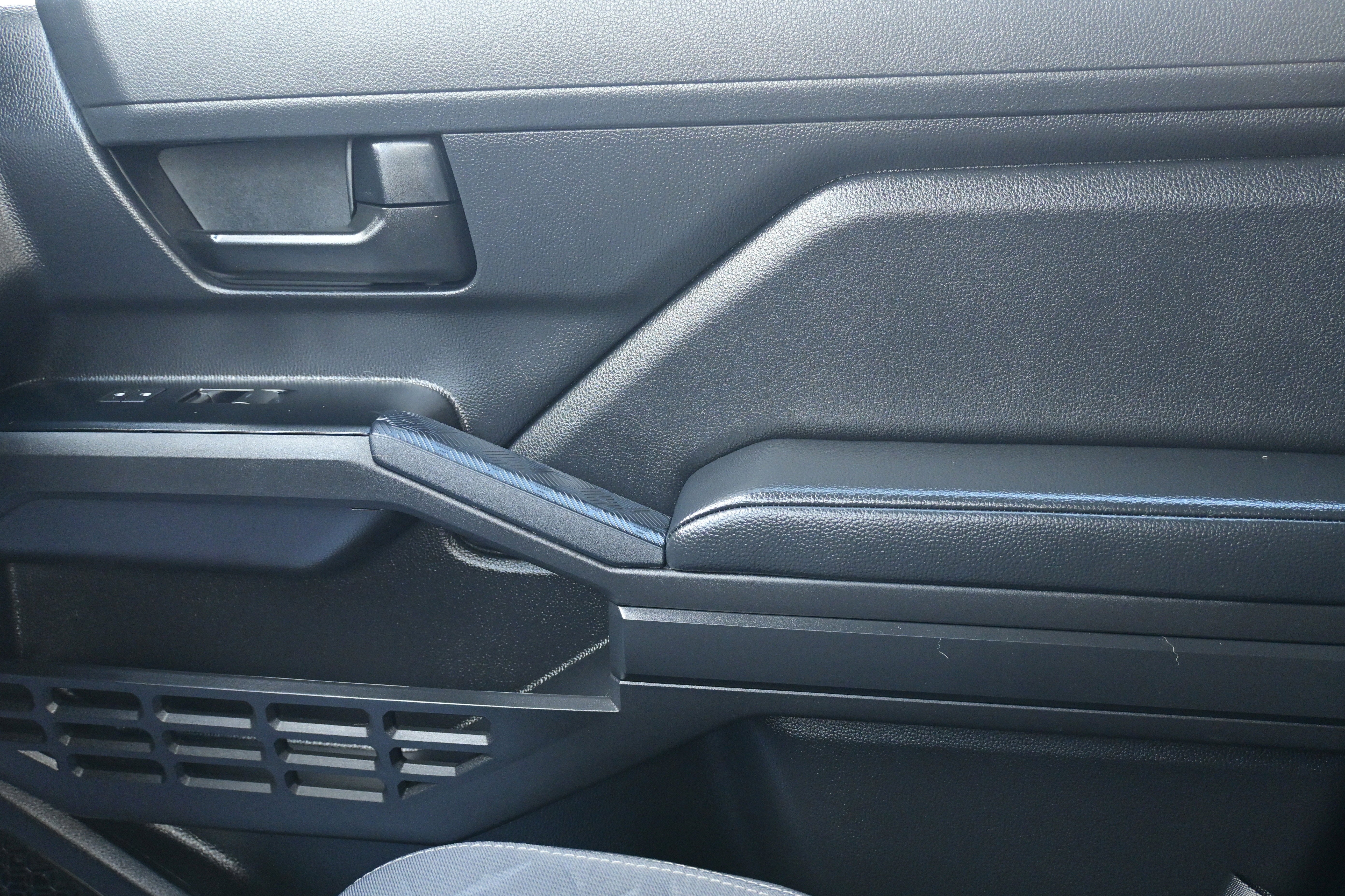 2025 Toyota Tacoma 4WD SR