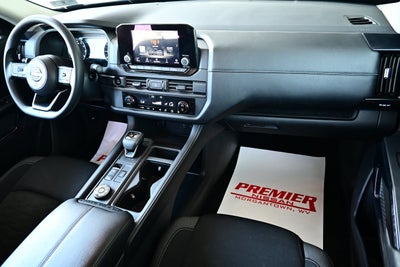 2025 Nissan Pathfinder S
