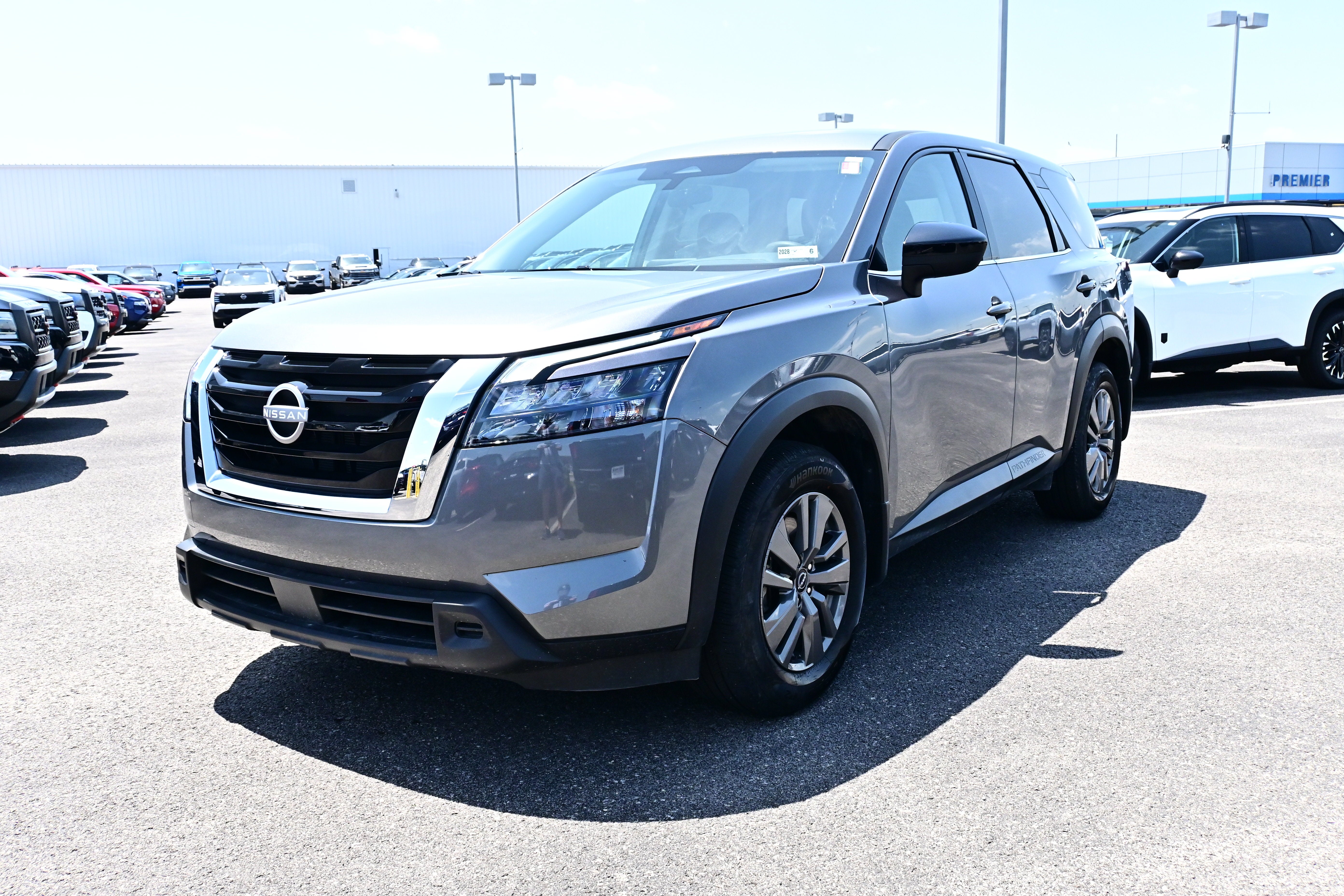 2025 Nissan Pathfinder S