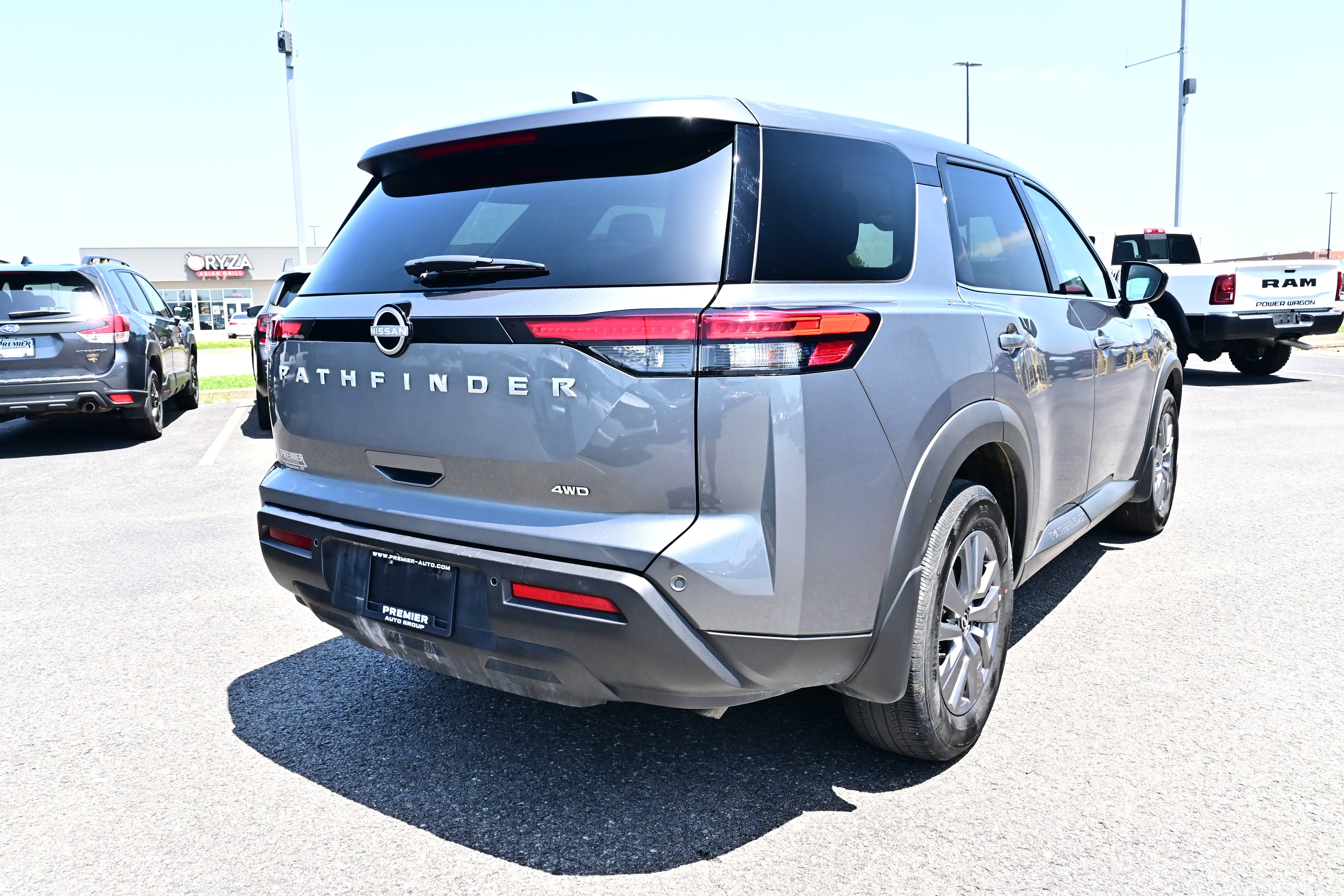 2025 Nissan Pathfinder S