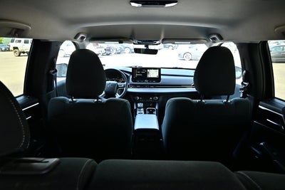 2025 Mitsubishi Outlander ES