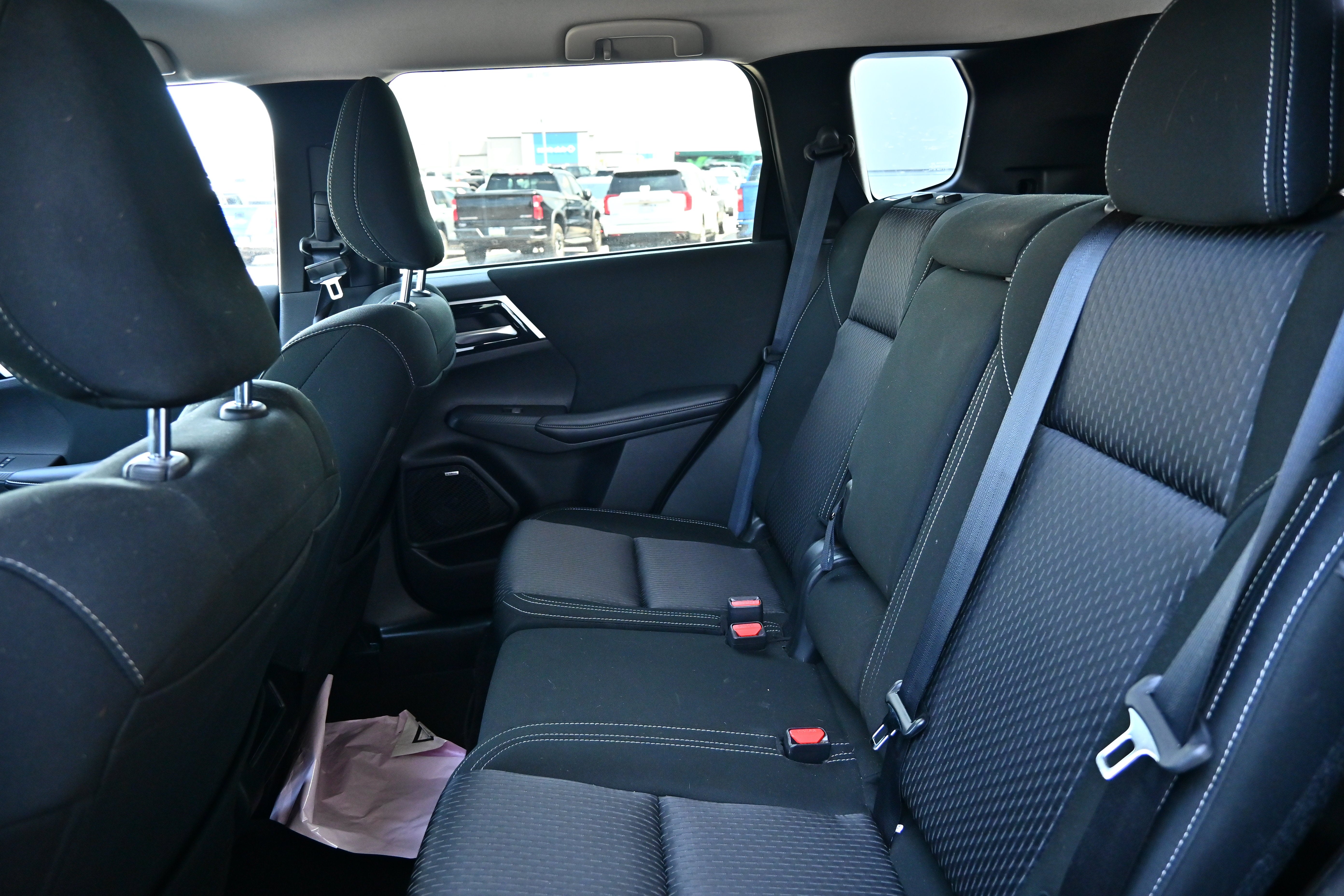 2025 Mitsubishi Outlander ES