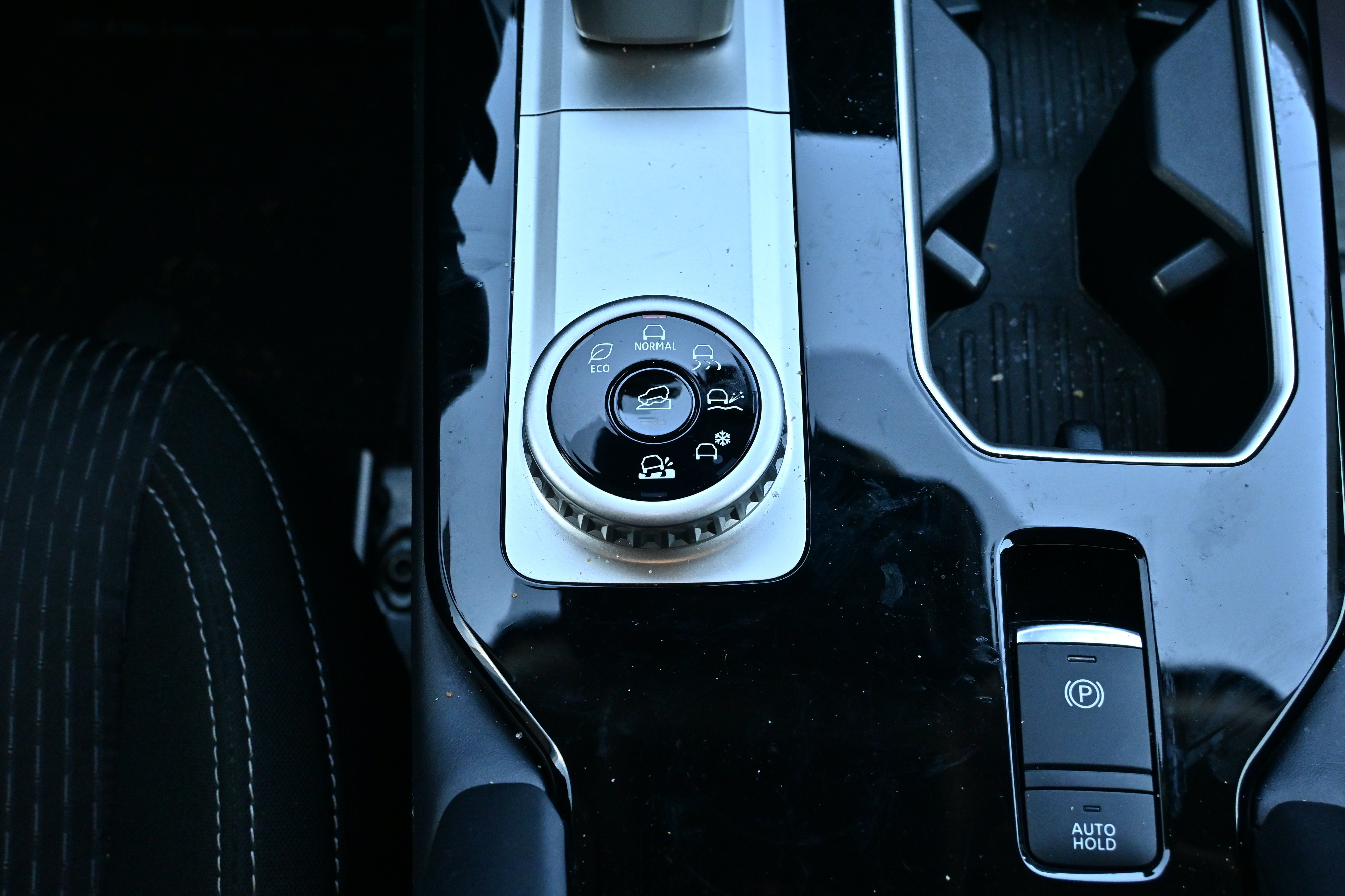 2025 Mitsubishi Outlander ES