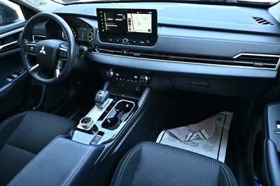 2025 Mitsubishi Outlander ES