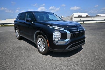 2025 Mitsubishi Outlander ES