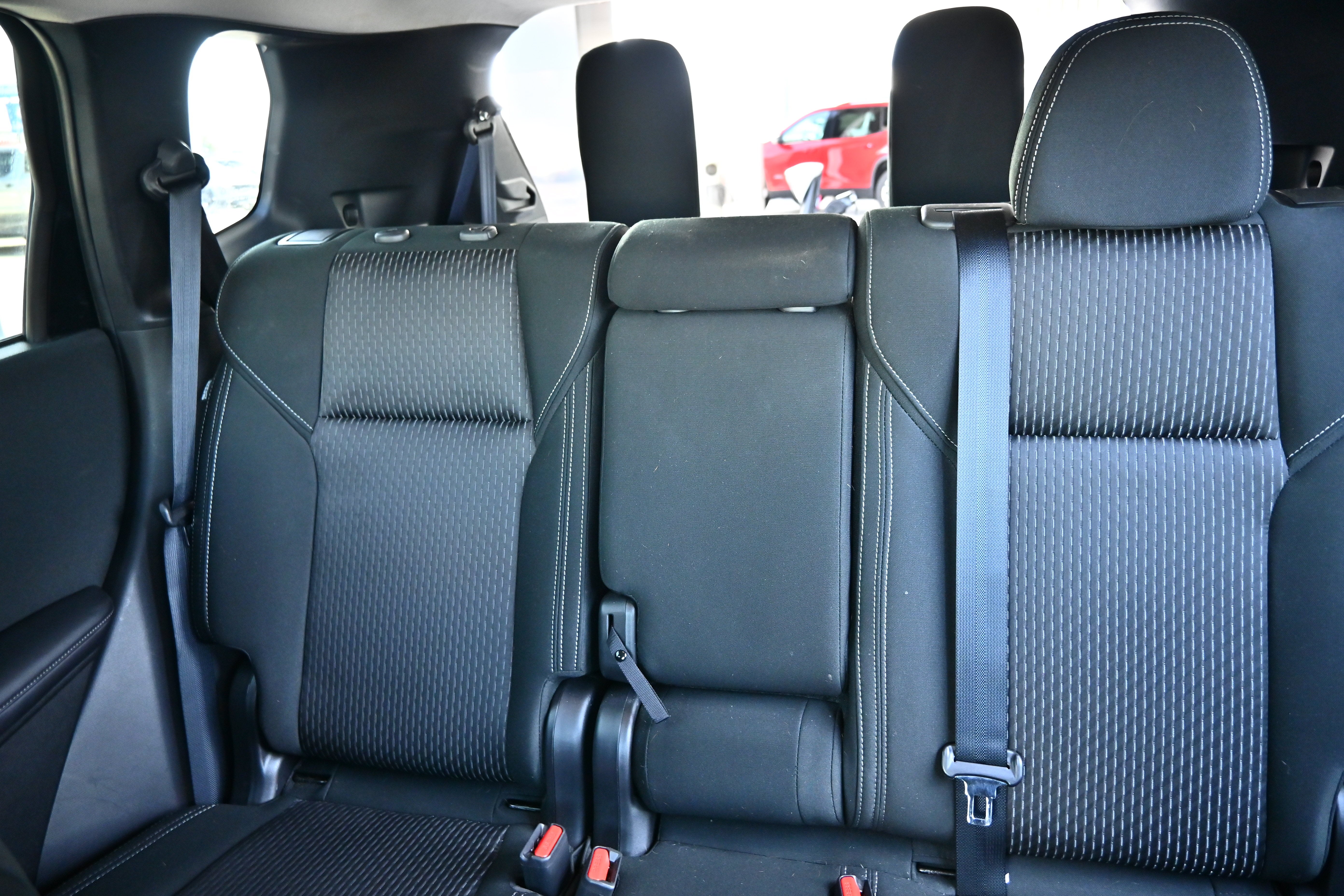 2025 Mitsubishi Outlander ES