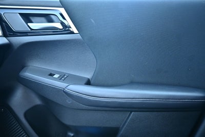 2025 Mitsubishi Outlander ES