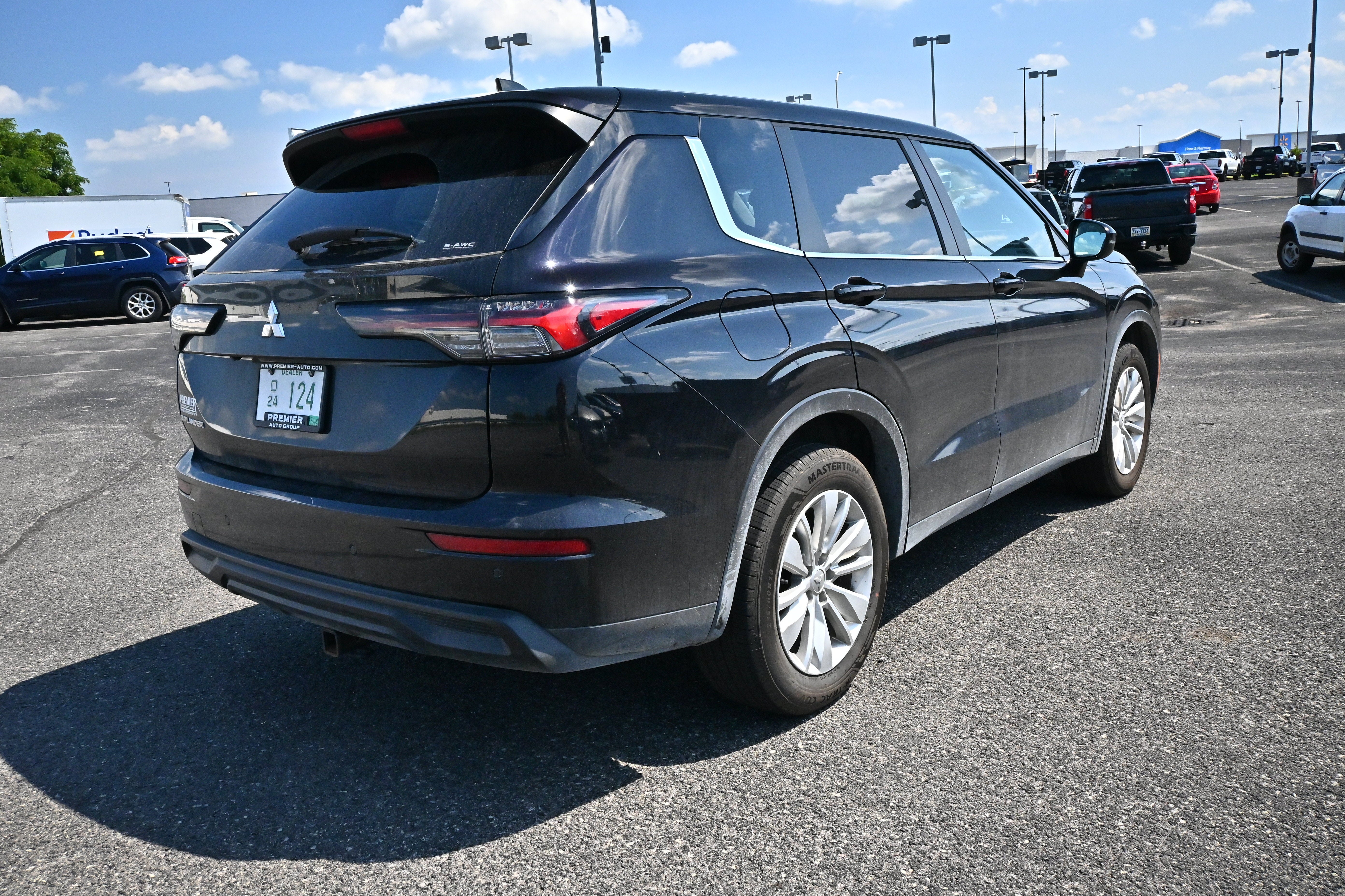 2025 Mitsubishi Outlander ES