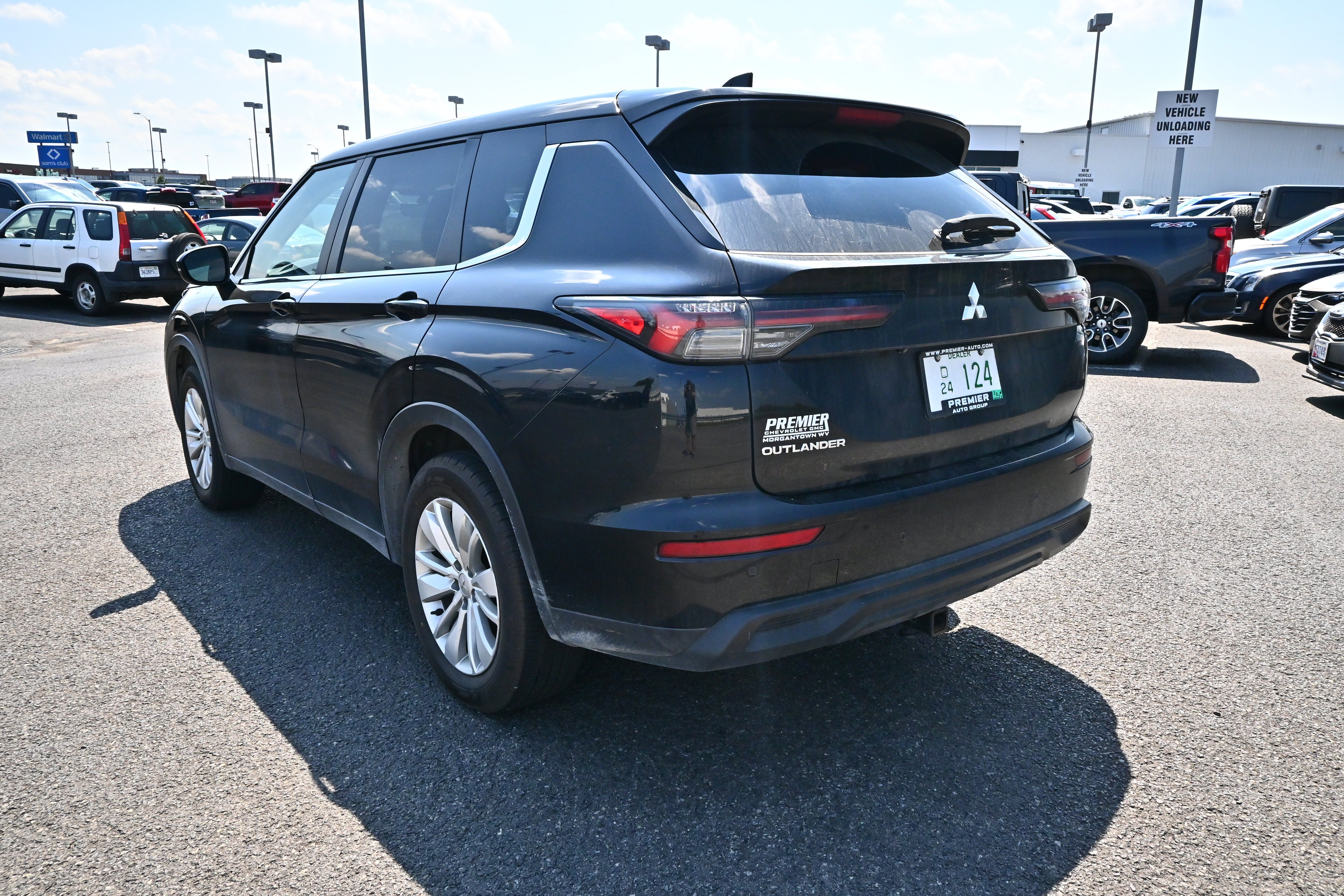 2025 Mitsubishi Outlander ES