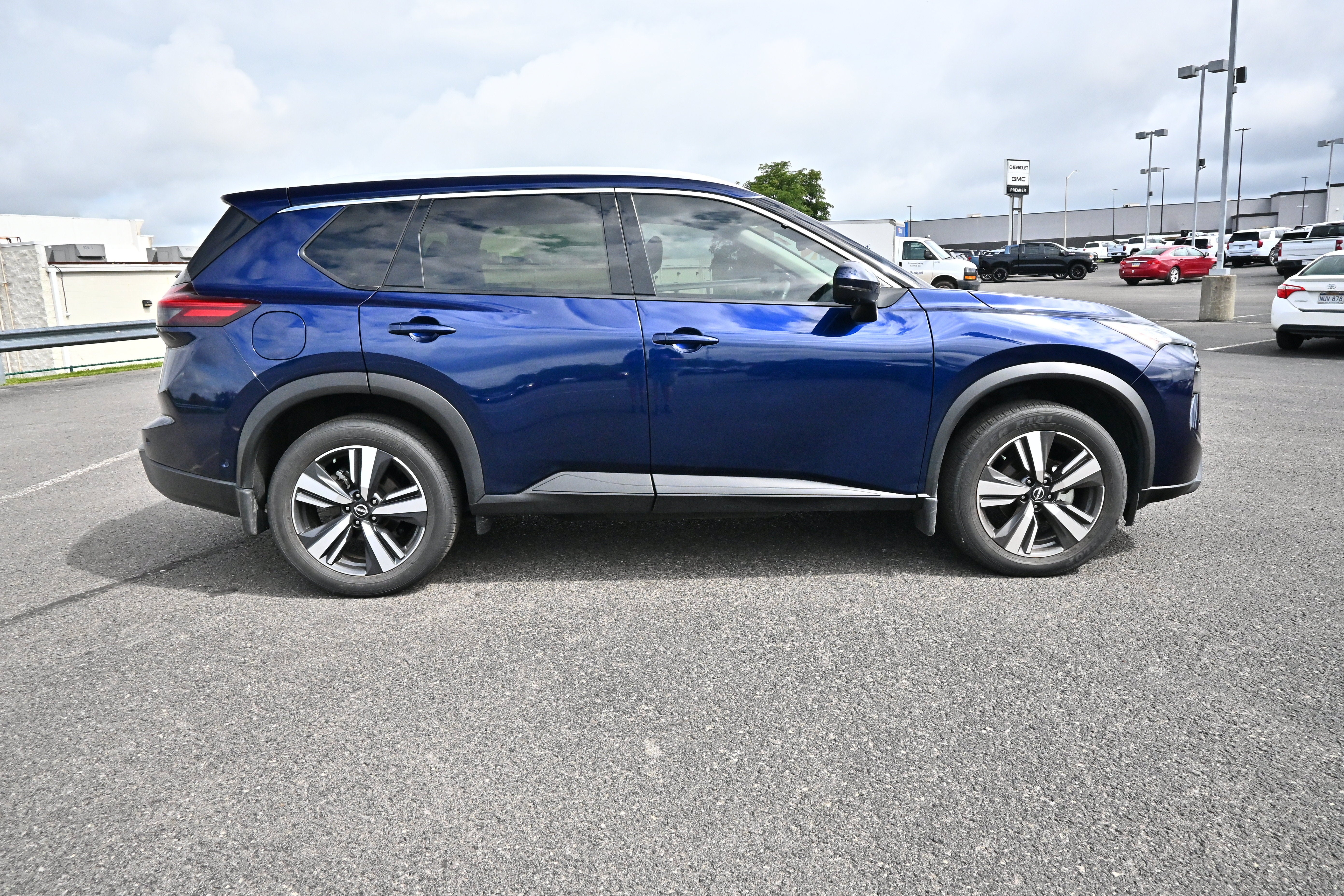 2024 Nissan Rogue SL