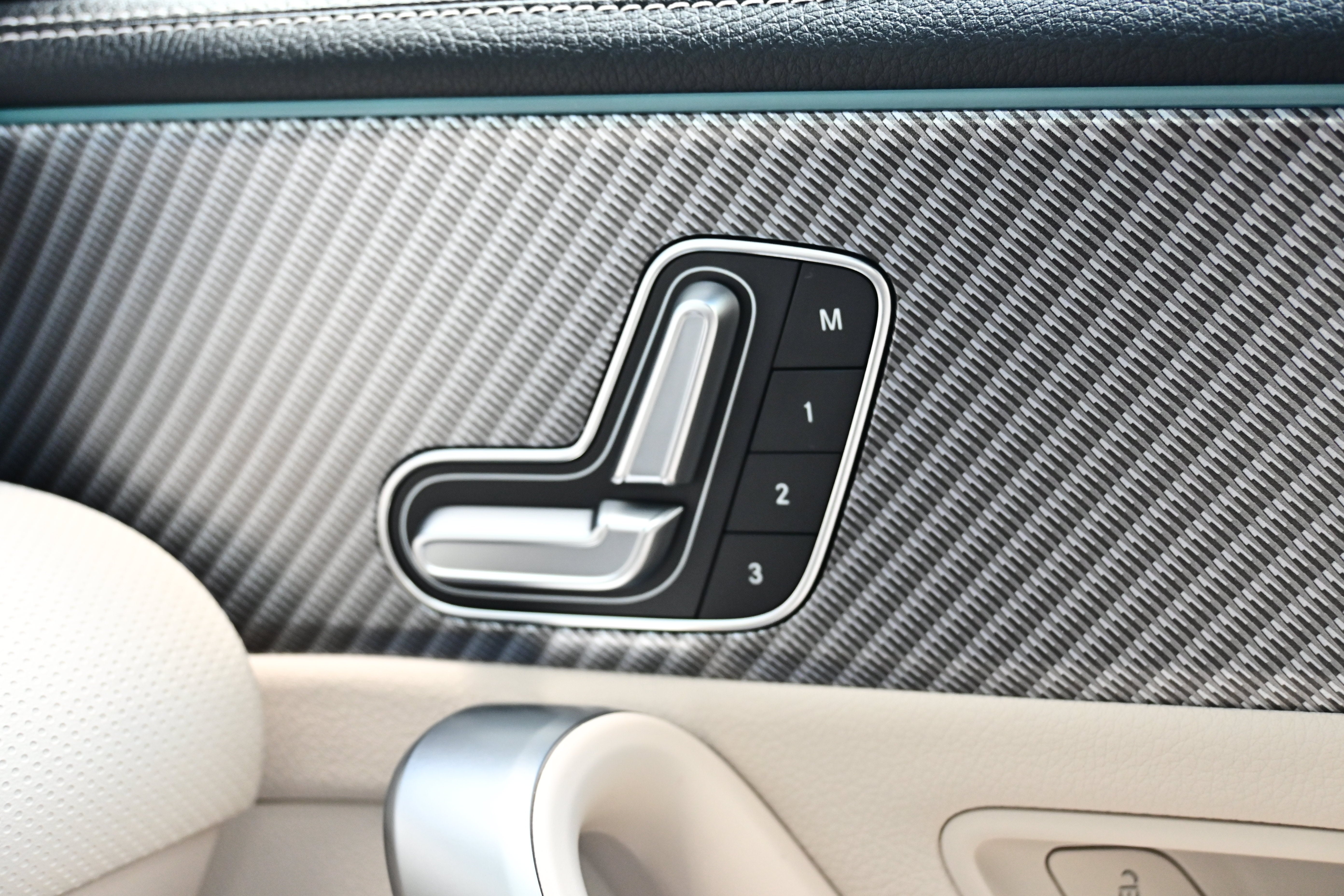 2025 Mercedes-Benz CLA CLA 250 - Photo 28