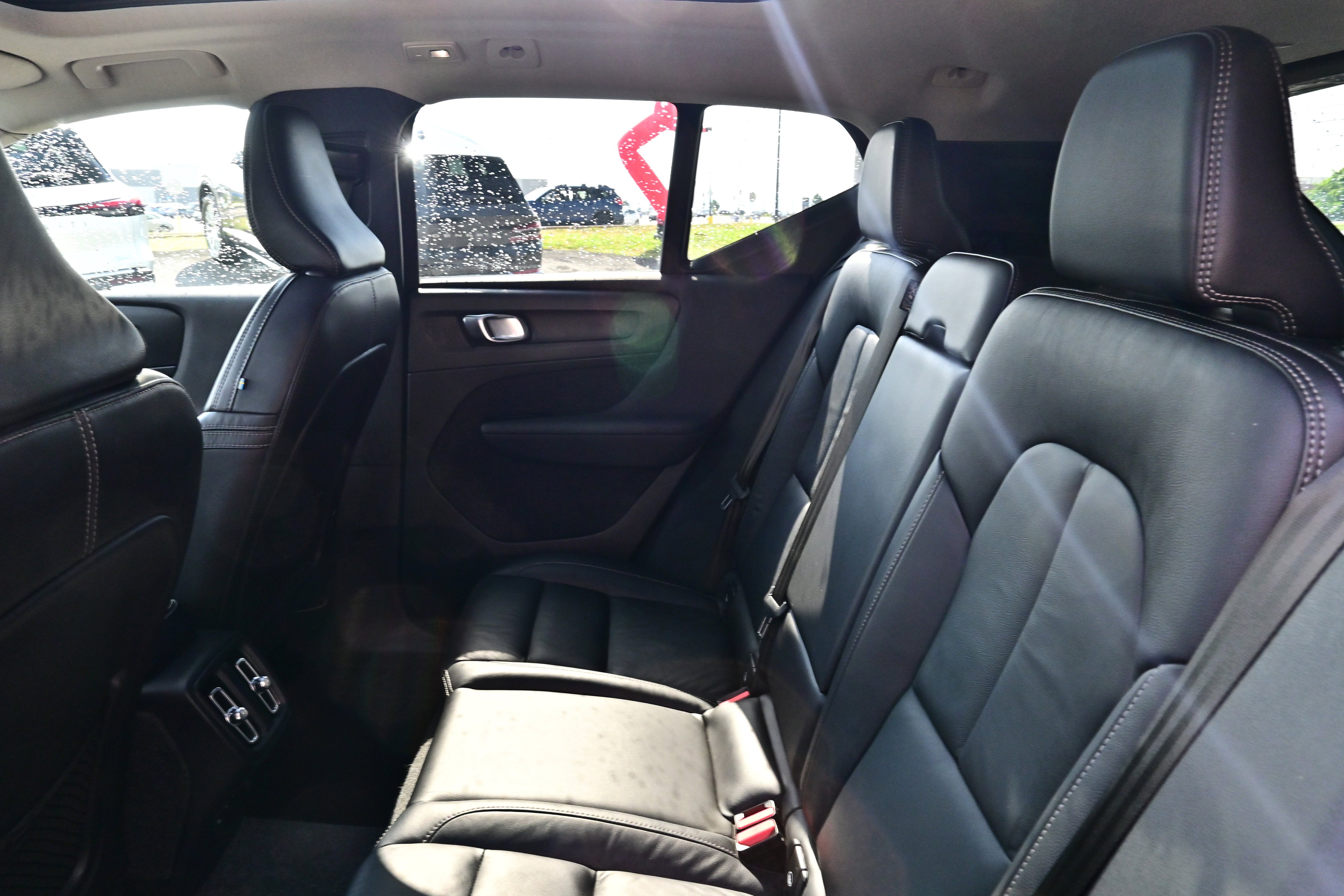 2023 Volvo XC40 Plus Dark Theme