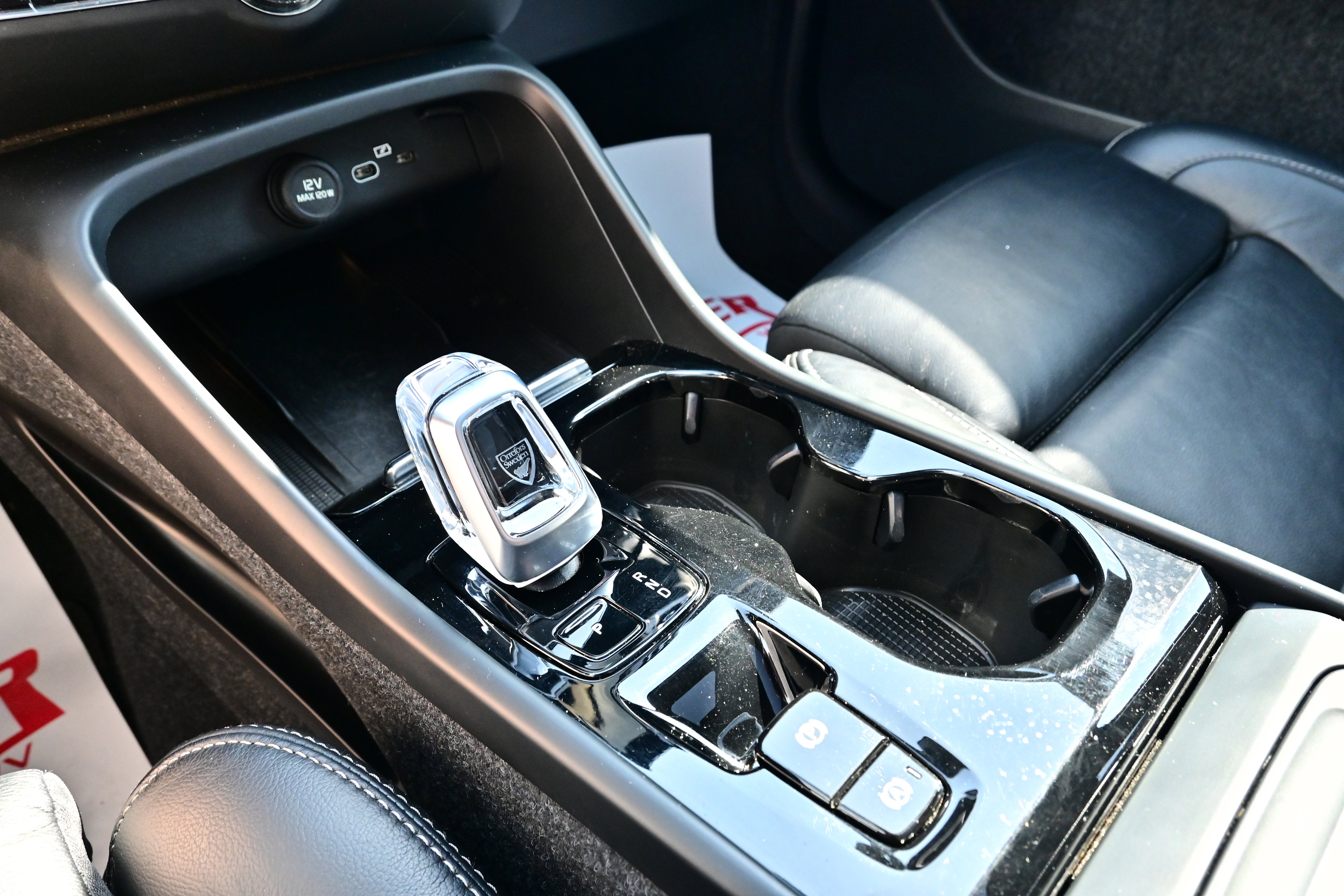 2023 Volvo XC40 Plus Dark Theme