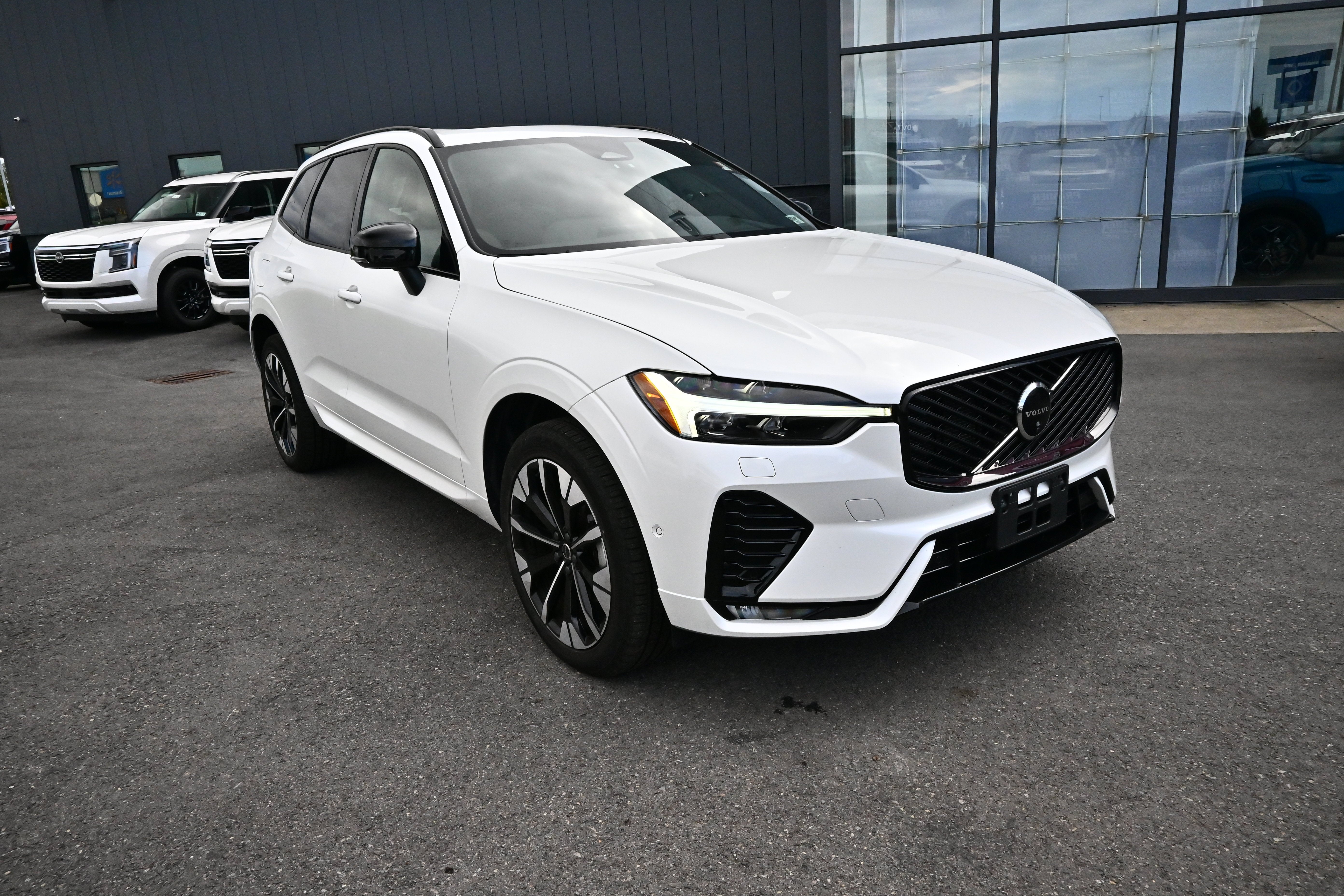 2026 Volvo XC60 Plus