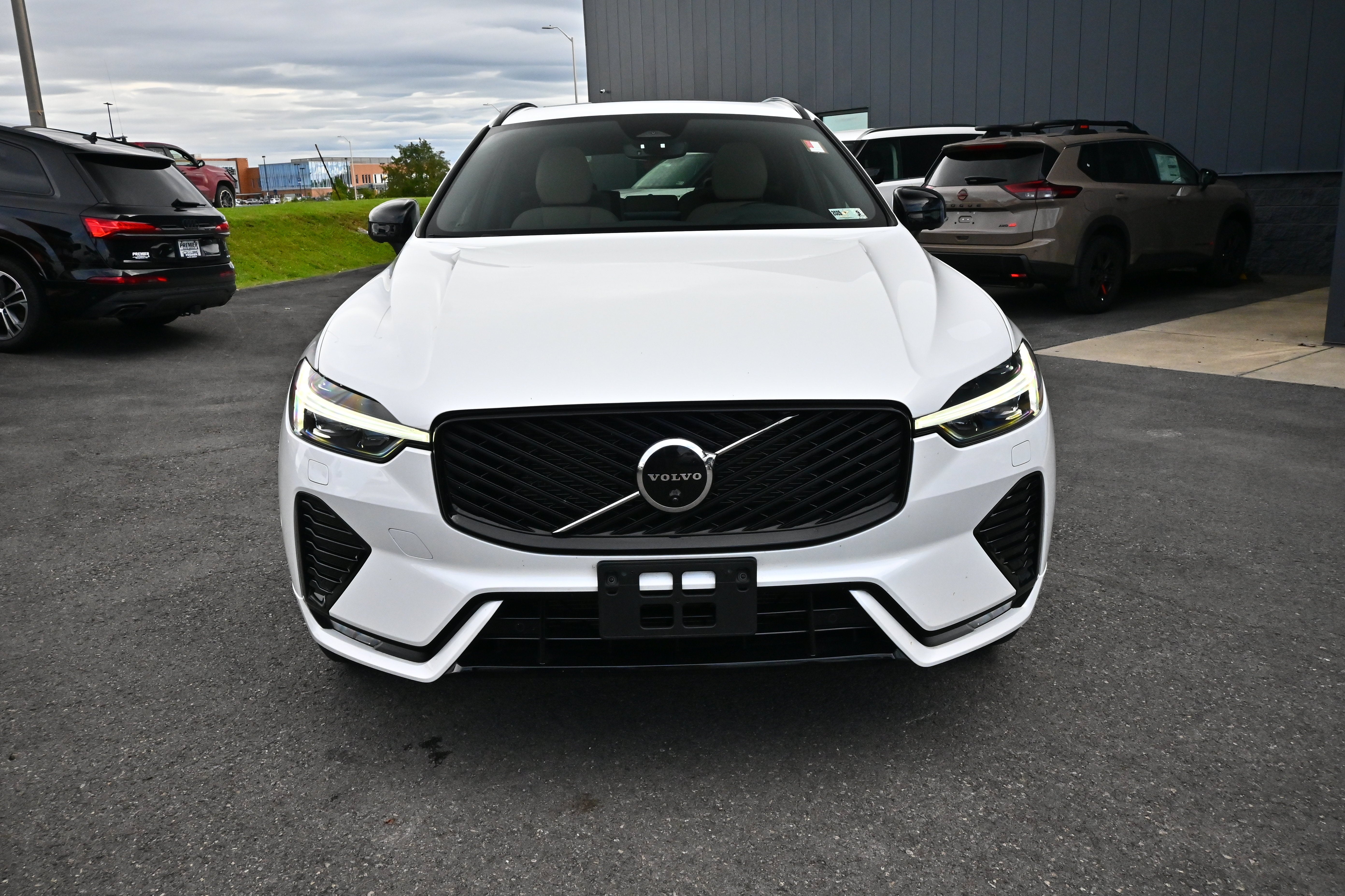 2026 Volvo XC60 Plus