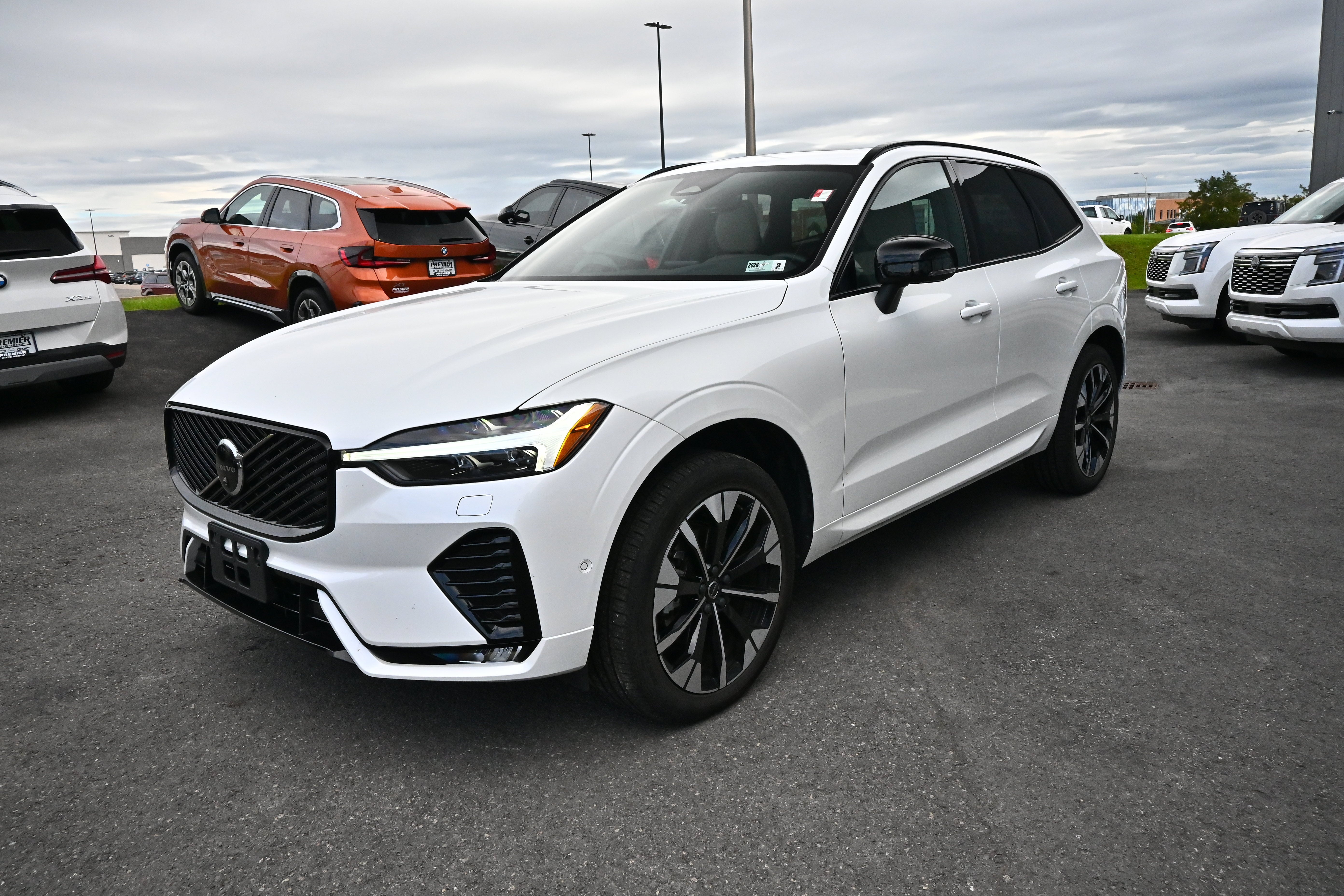 2026 Volvo XC60 Plus